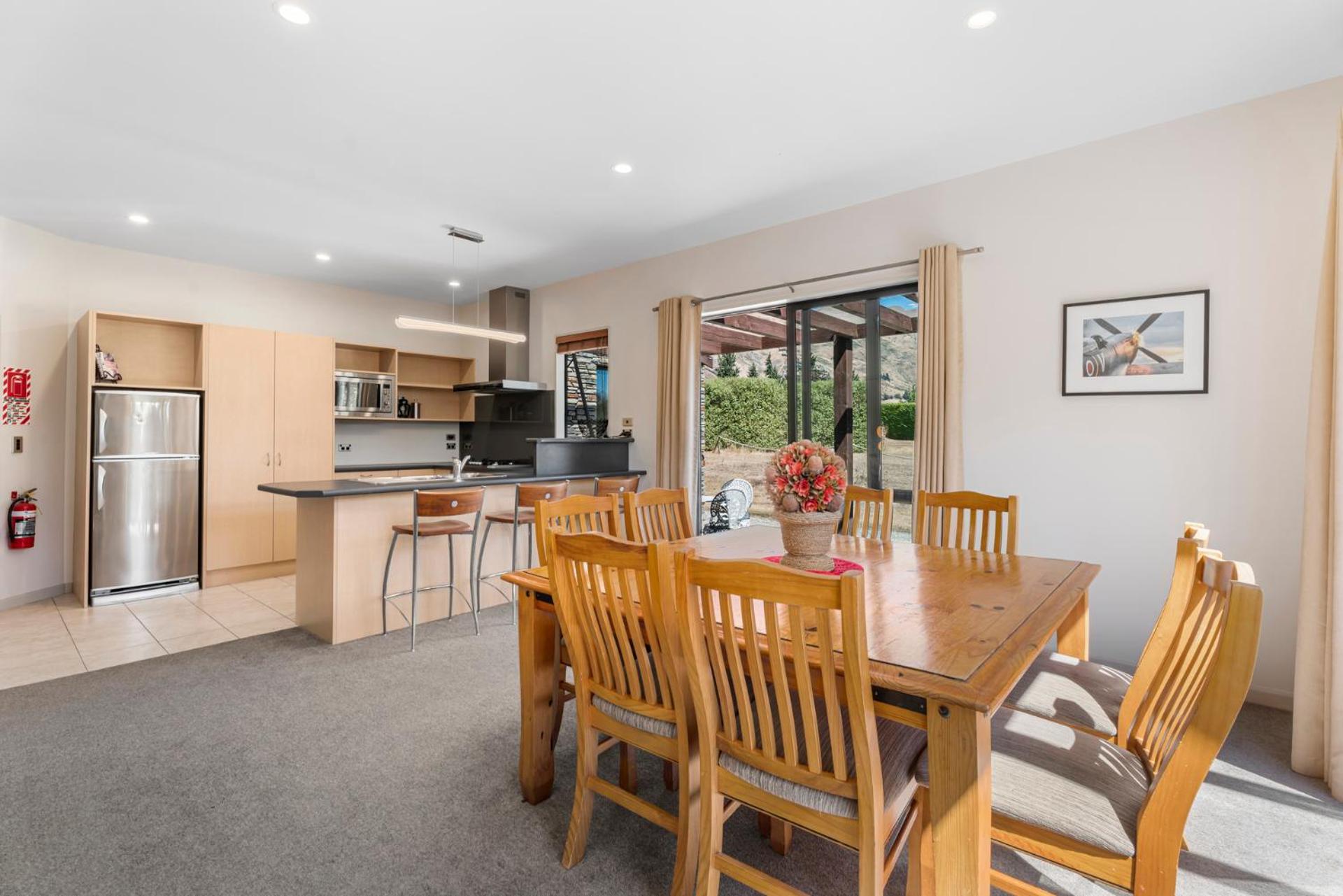 Heritage Villa 10 - Wanaka Holiday Home