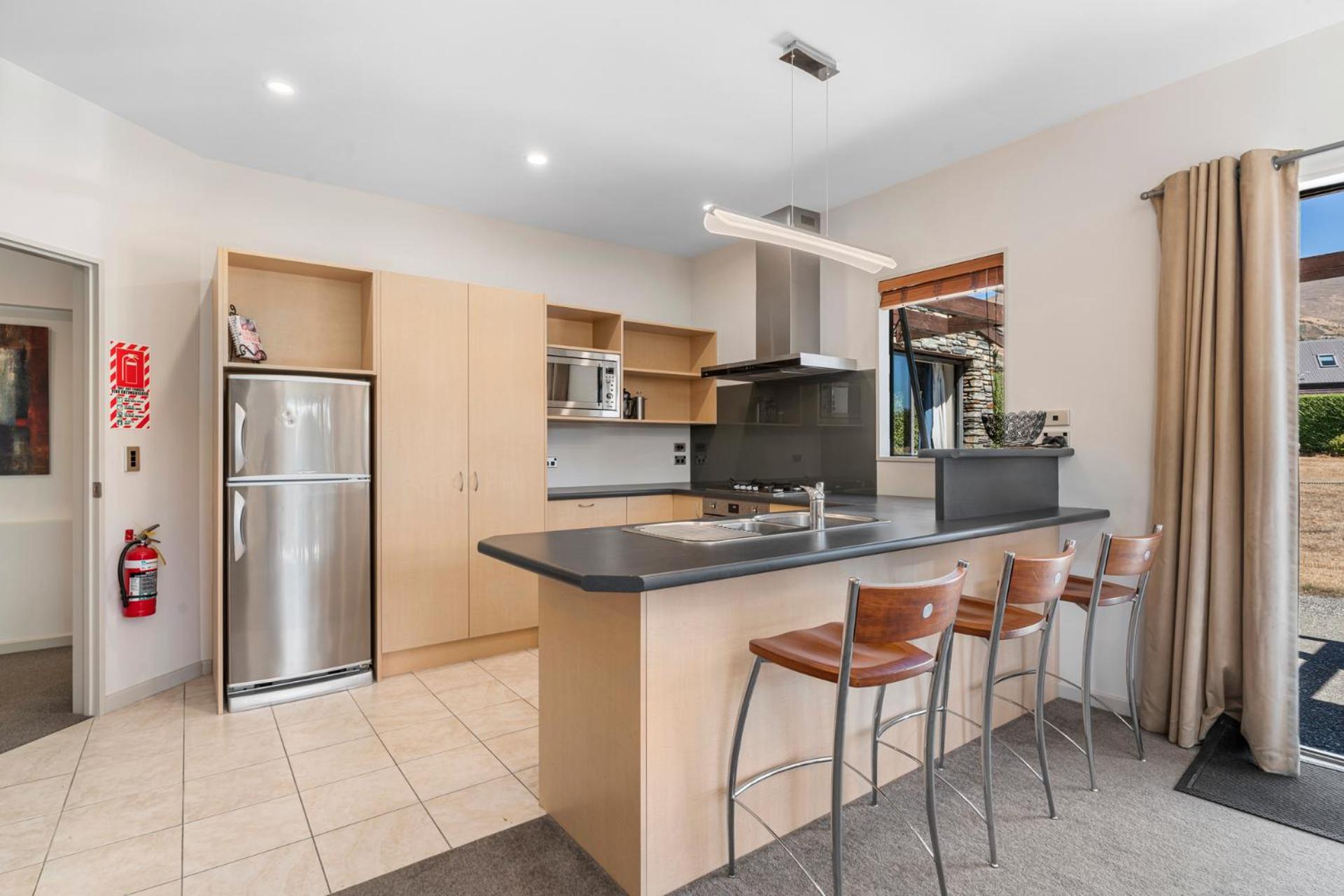Heritage Villa 10 - Wanaka Holiday Home