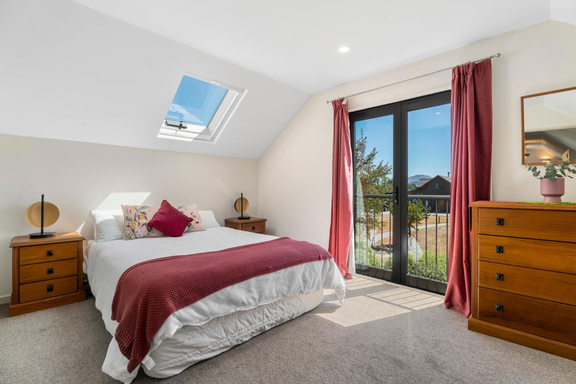 Heritage Villa 10 - Wanaka Holiday Home