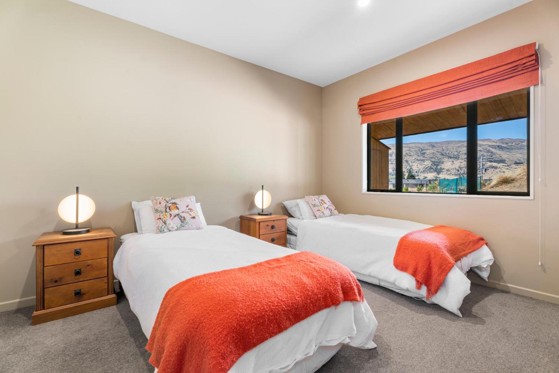 Heritage Villa 10 - Wanaka Holiday Home