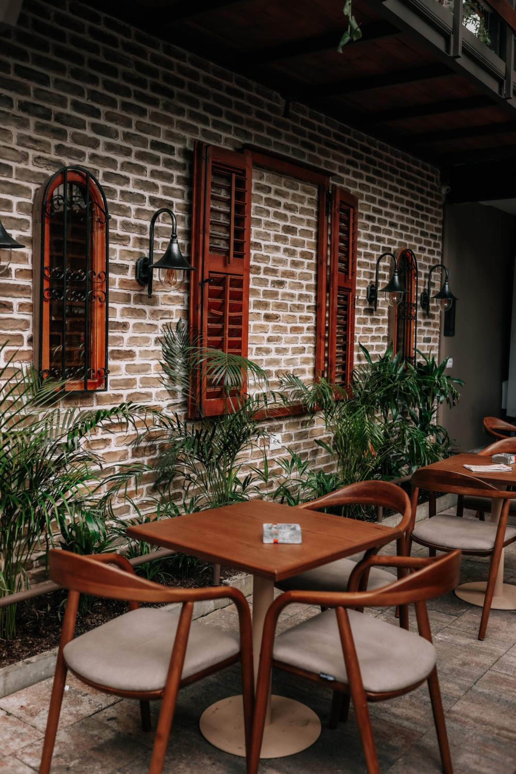 Bed Station Hostel & Bar