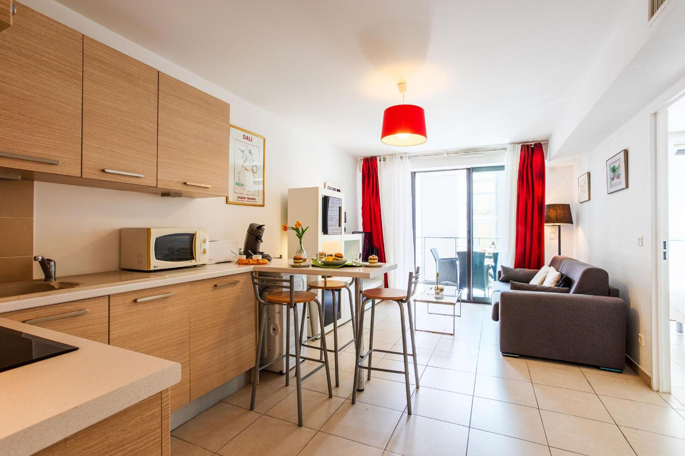 VICTOR HUGO AP4159 Nice, by Riviera Holiday Homes photo 5