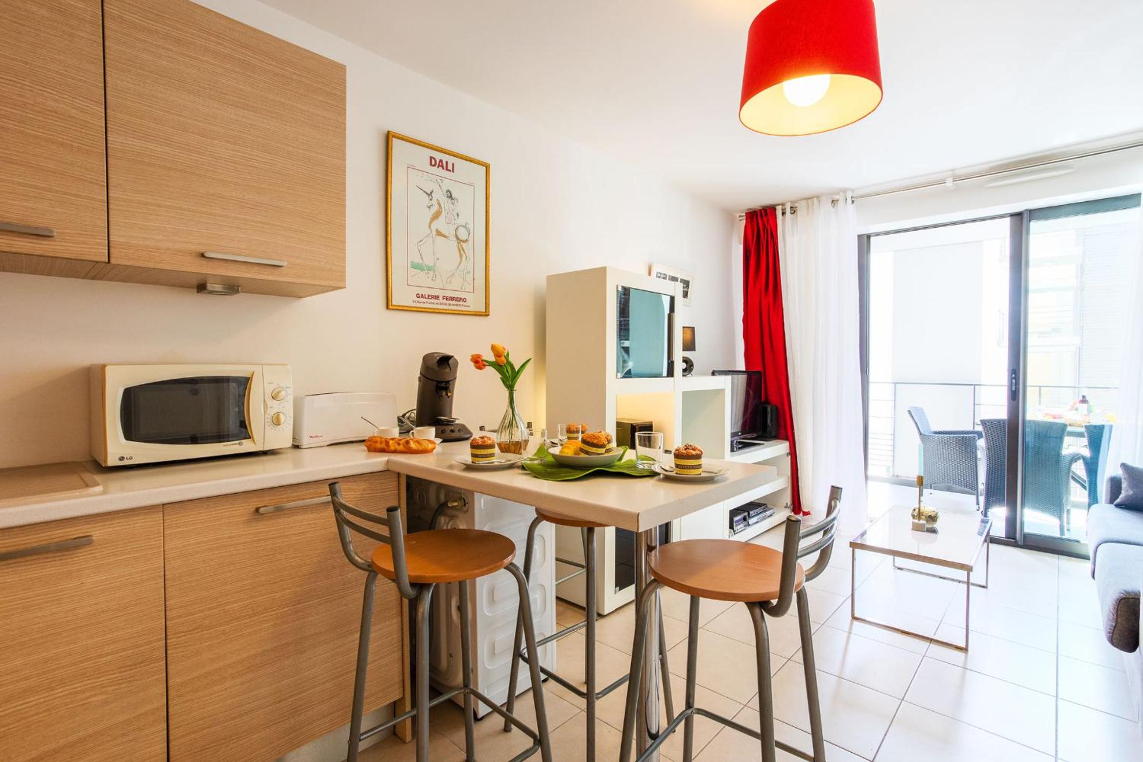 VICTOR HUGO AP4159 Nice, by Riviera Holiday Homes photo 3