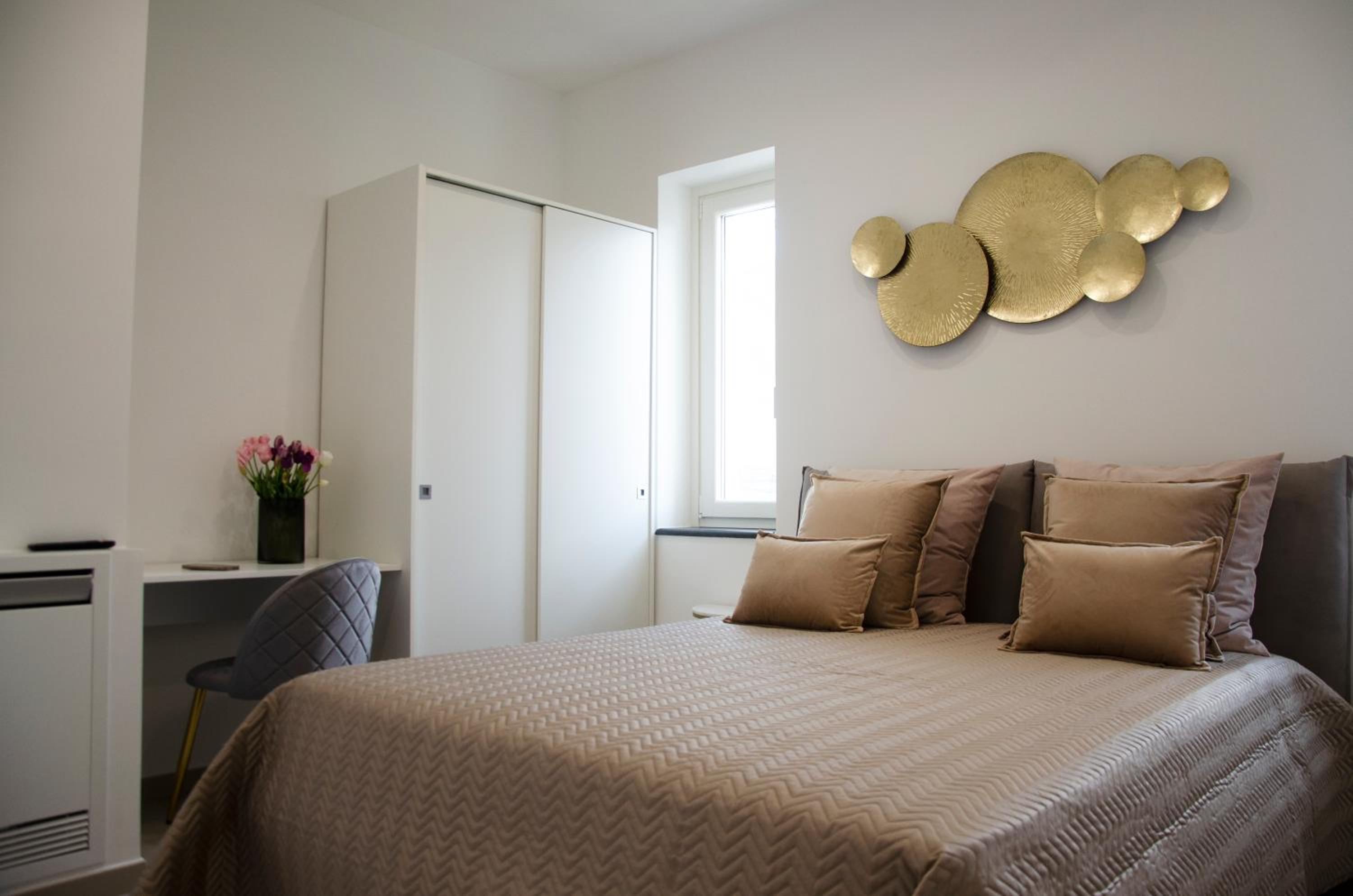 Donna Elena Rooms