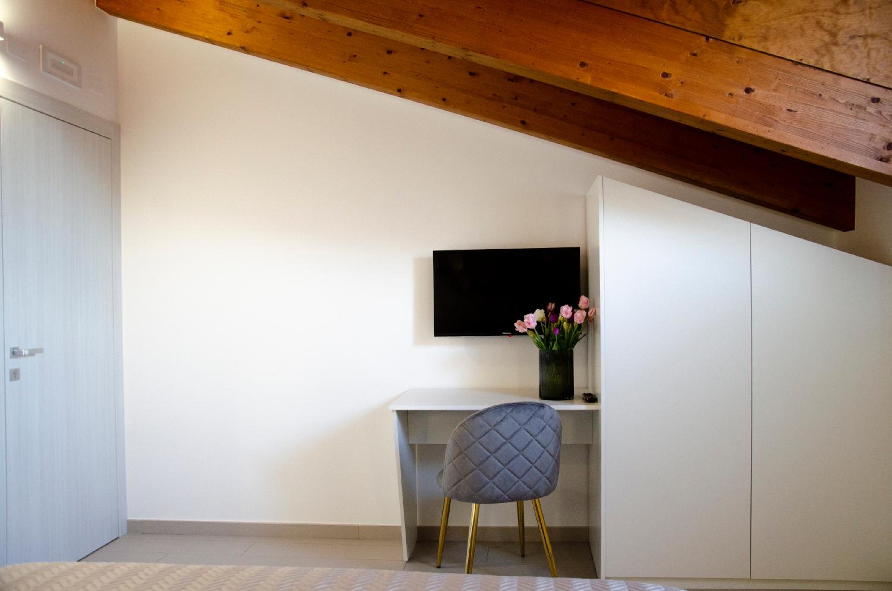 Donna Elena Rooms