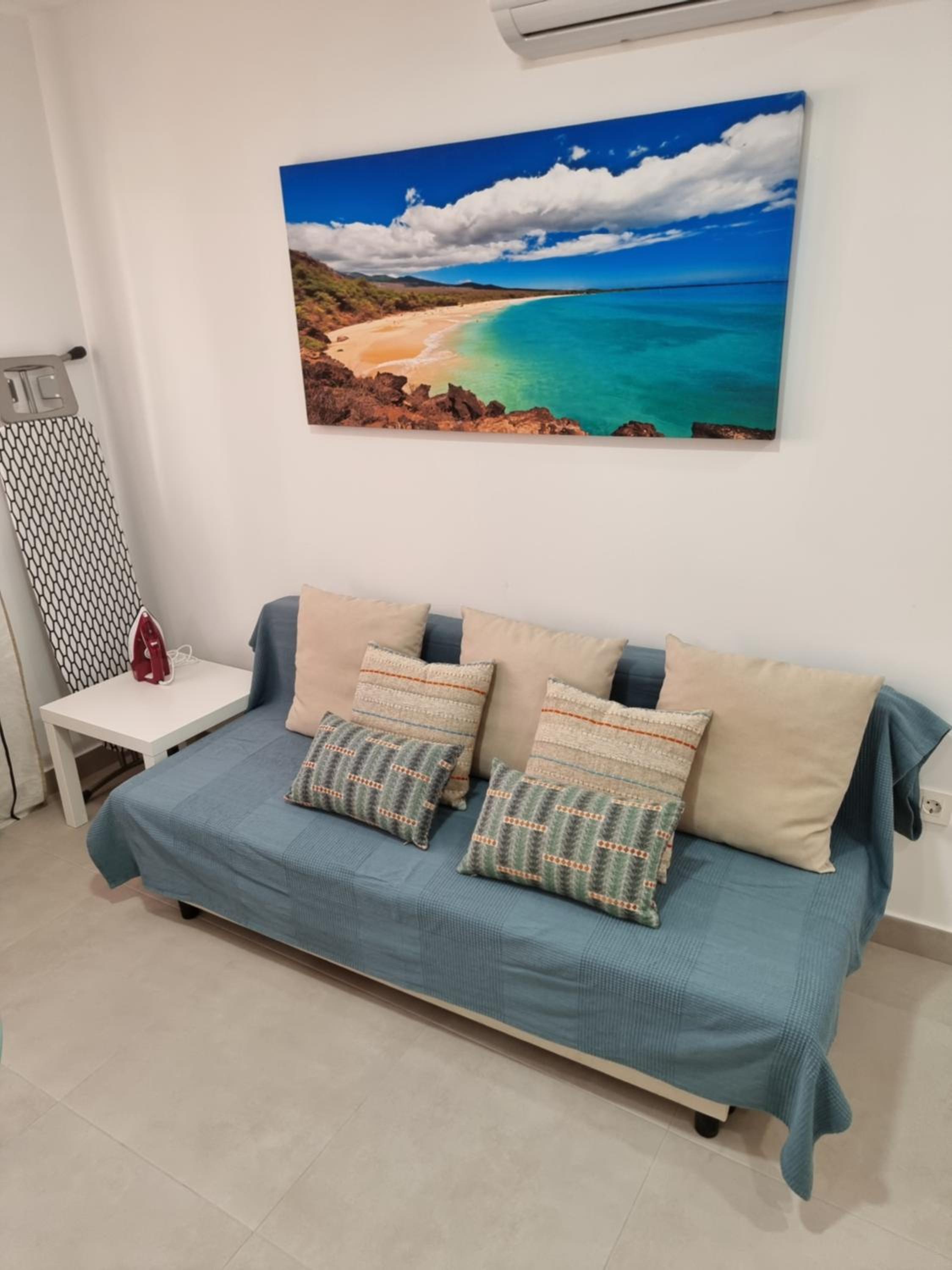 APARTAMENTOS ELEMAR free luggage storage