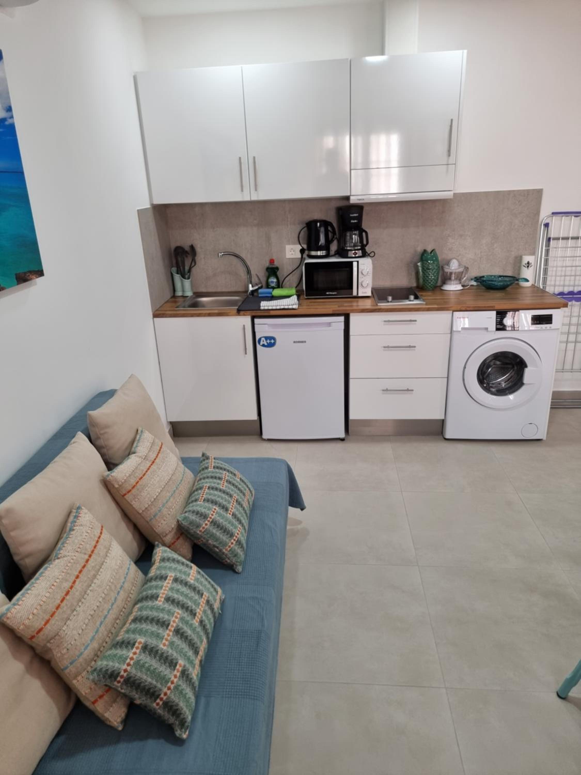 APARTAMENTOS ELEMAR free luggage storage
