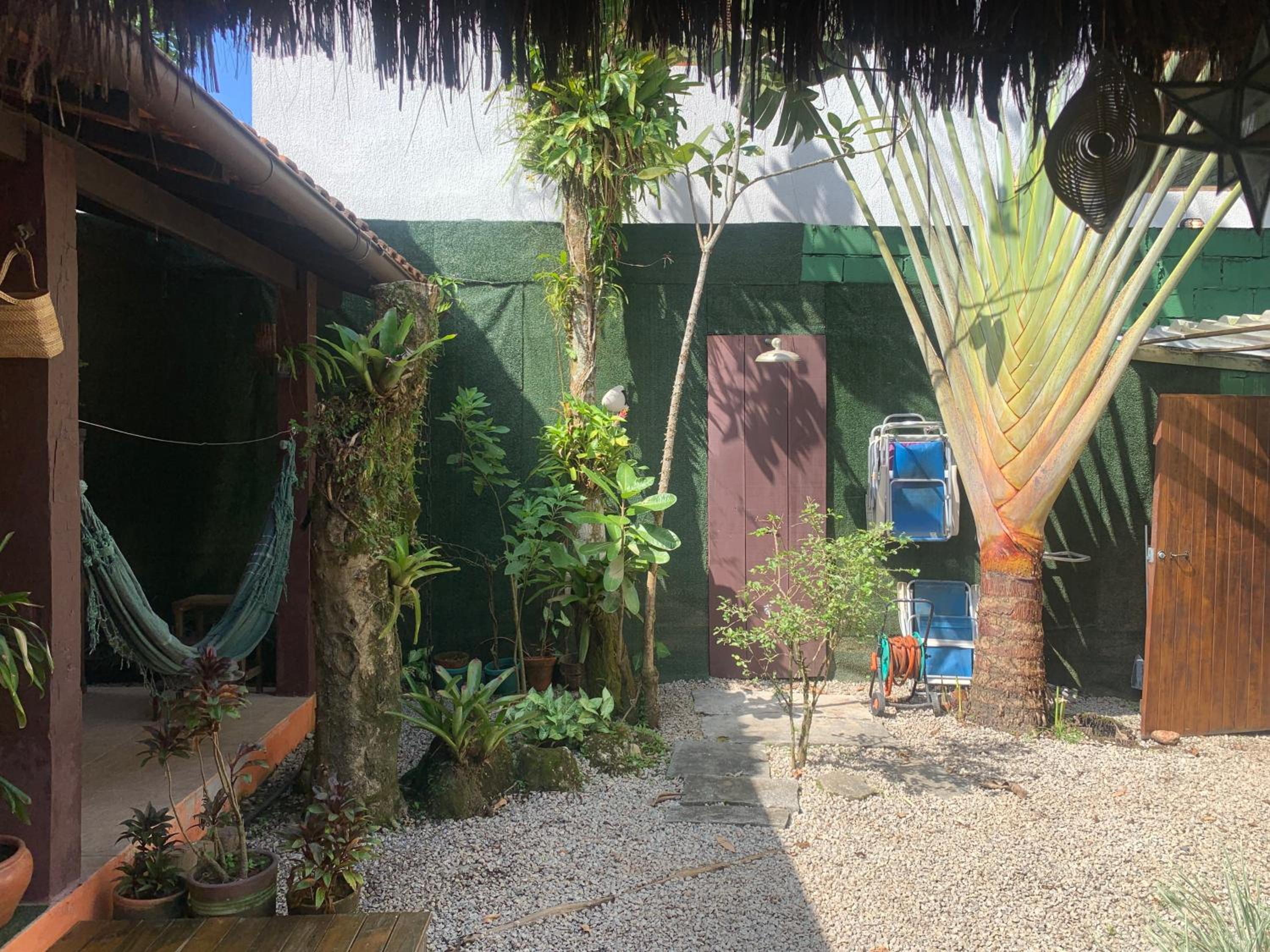Casa charmosa em Camburi, perto da praia, com garagem-São Sebastião