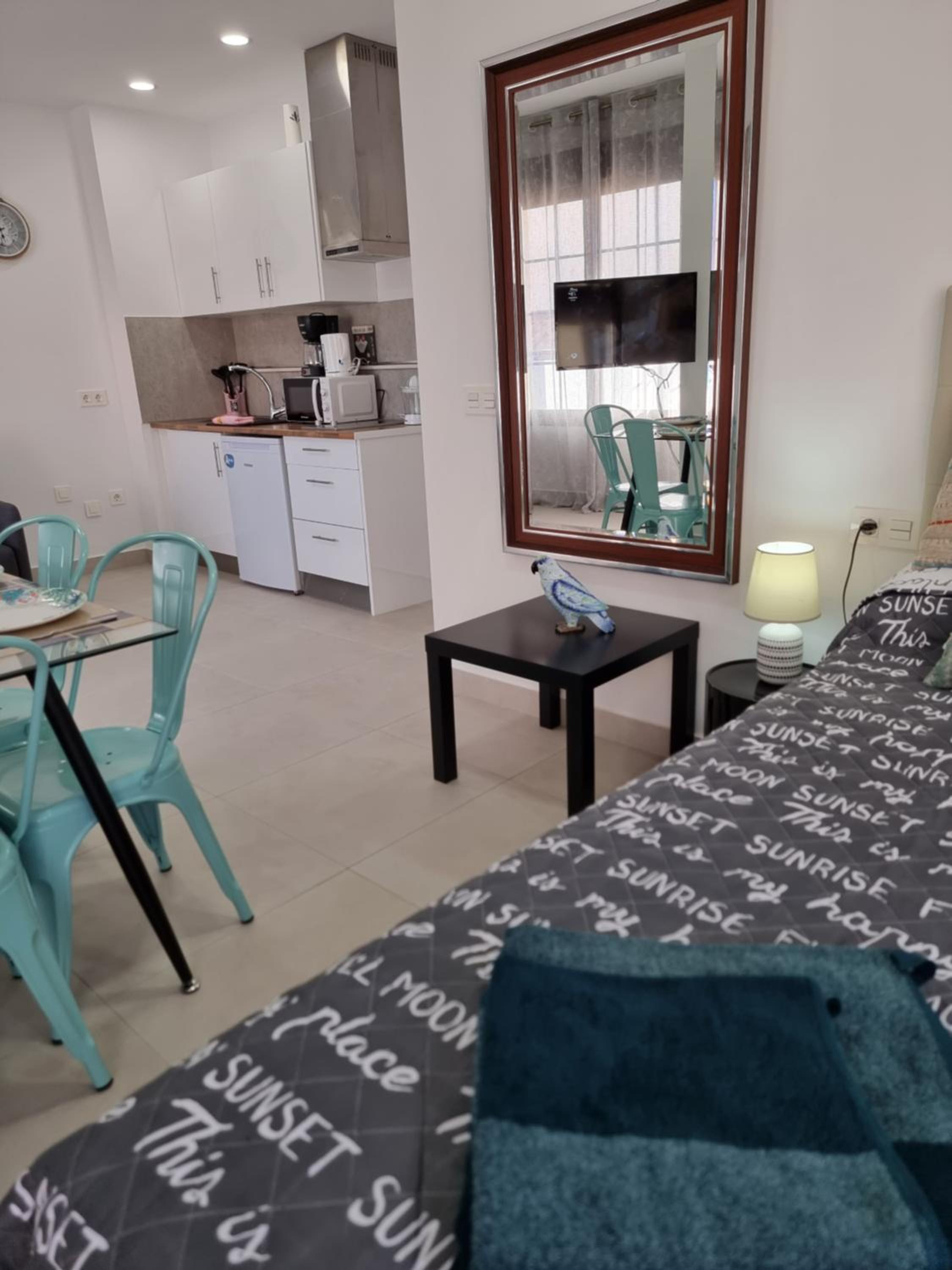 APARTAMENTOS ELEMAR free luggage storage