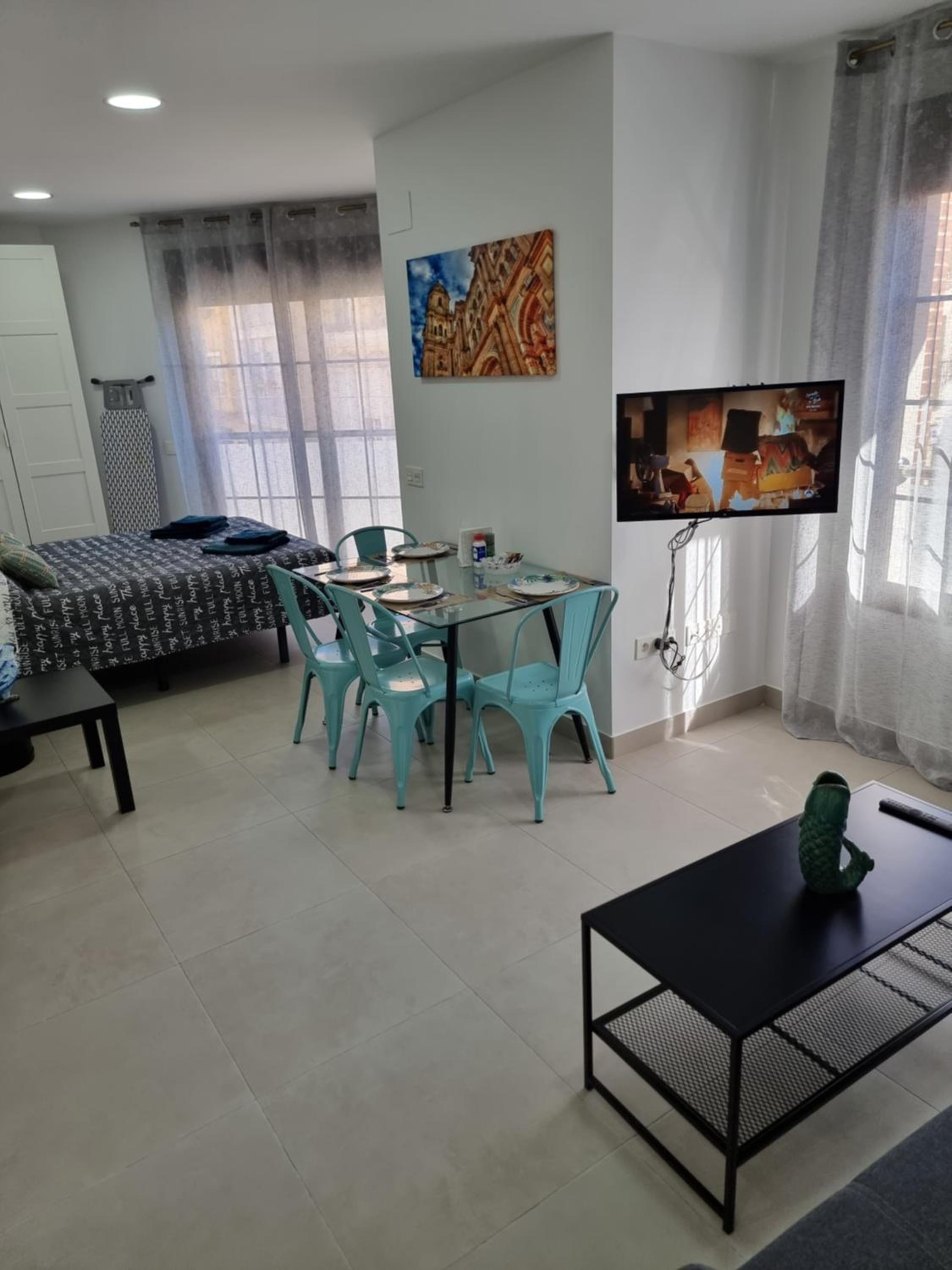 APARTAMENTOS ELEMAR free luggage storage