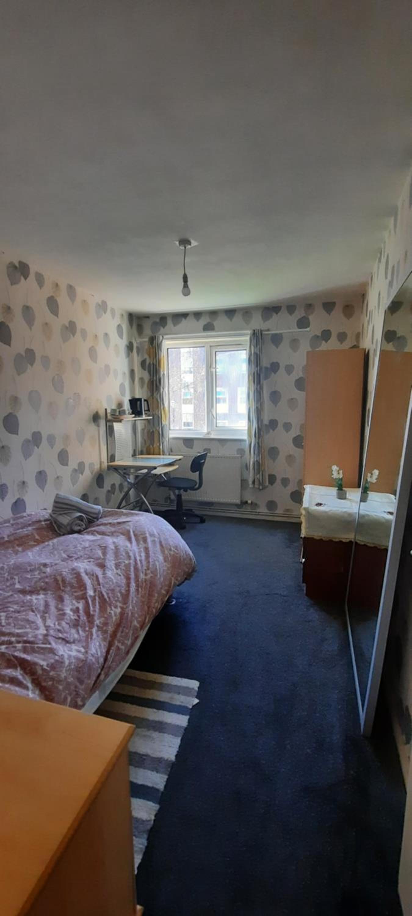 Double bedroom in Liverpool view 4