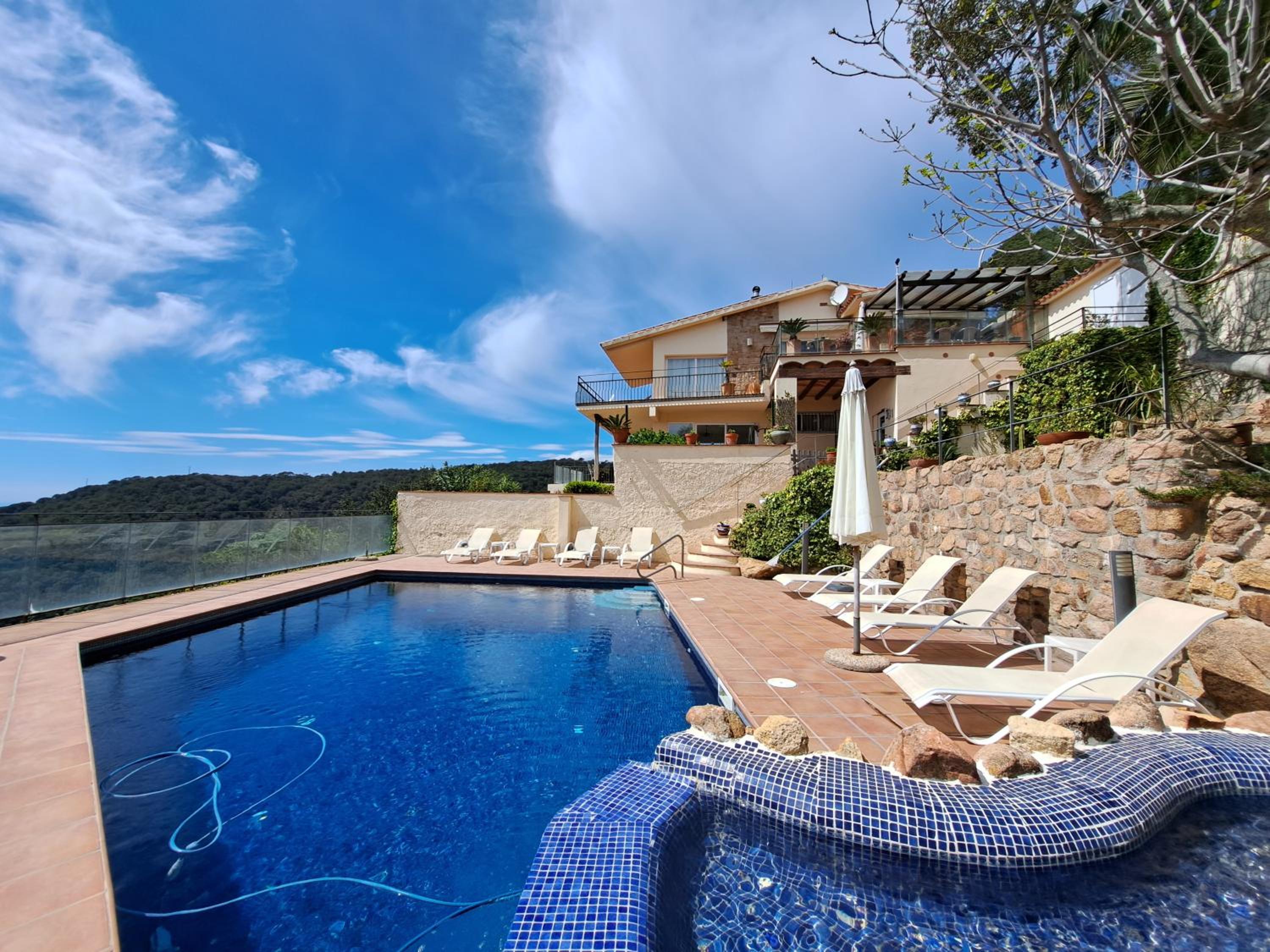 La Roqueta Hotel