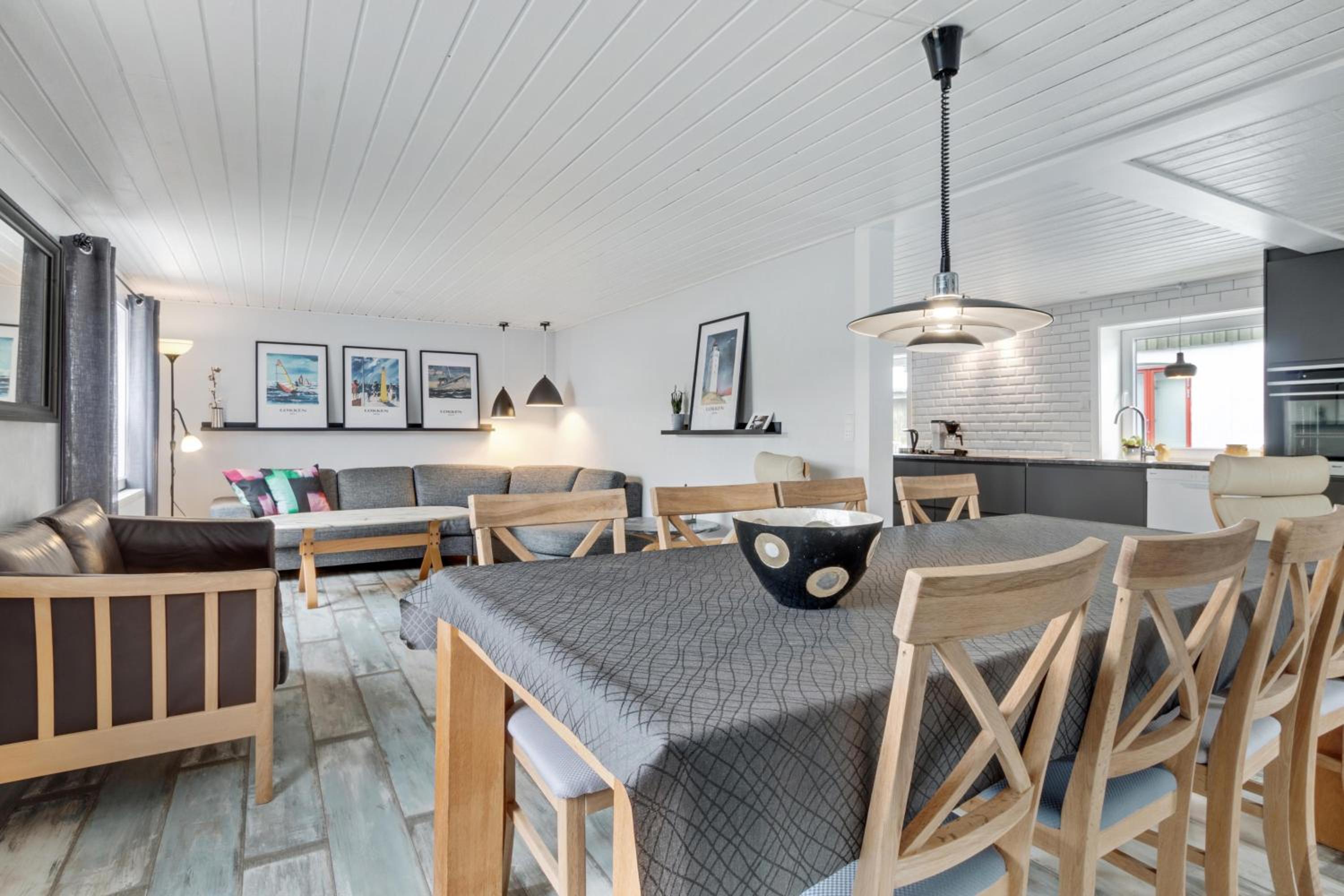Large And Newly Renovated Holiday Home In Cozy Ingstrup