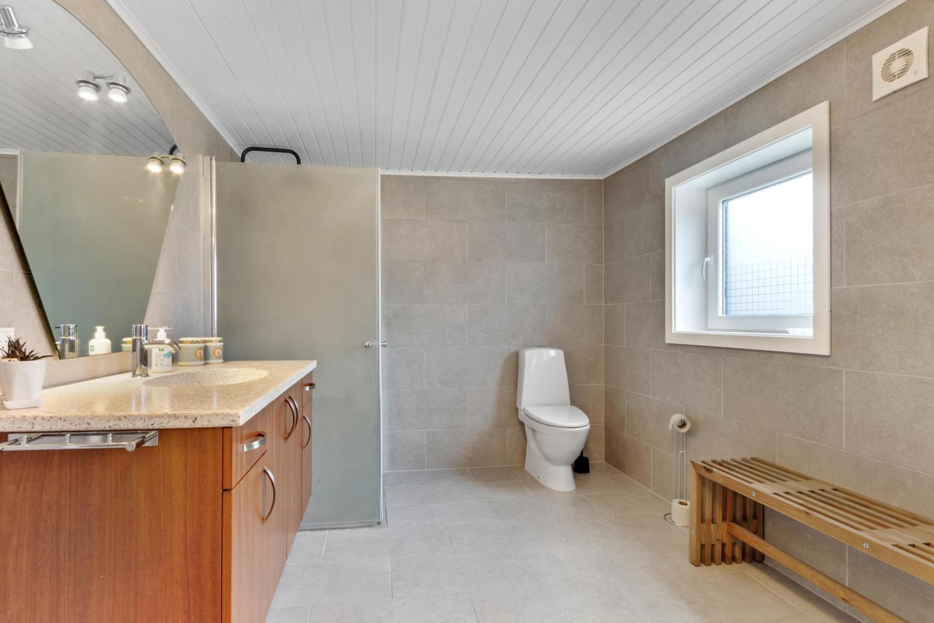 Large And Newly Renovated Holiday Home In Cozy Ingstrup