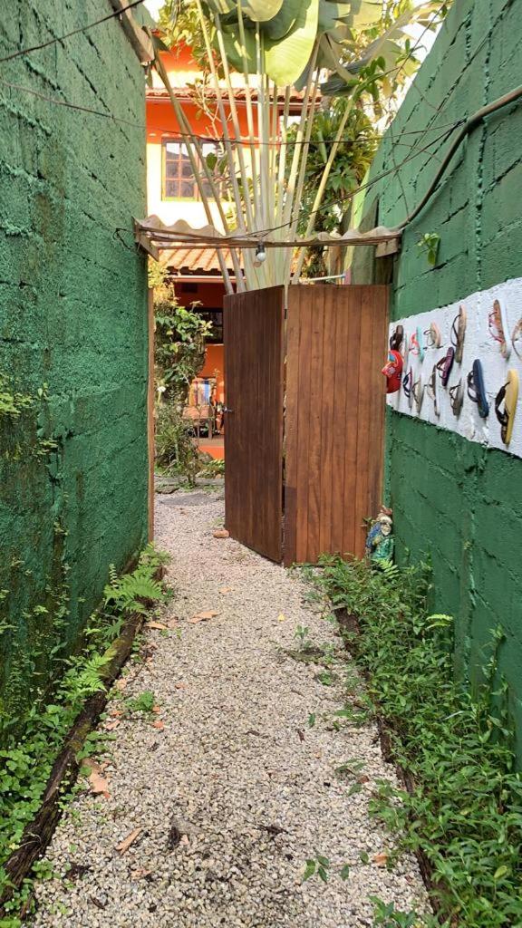Casa charmosa em Camburi, perto da praia, com garagem-São Sebastião