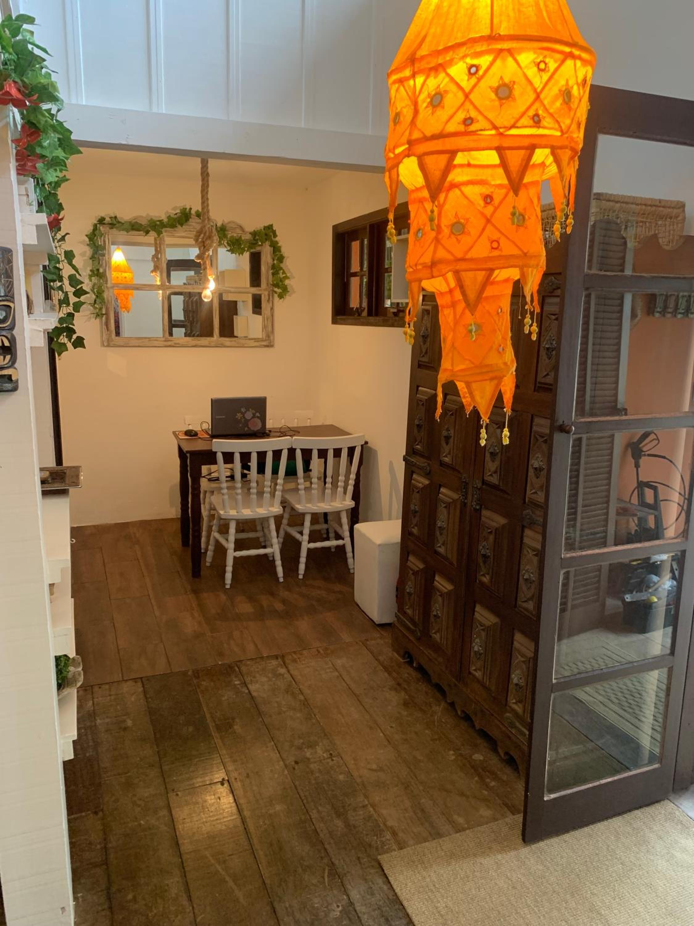 Casa charmosa em Camburi, perto da praia, com garagem-São Sebastião
