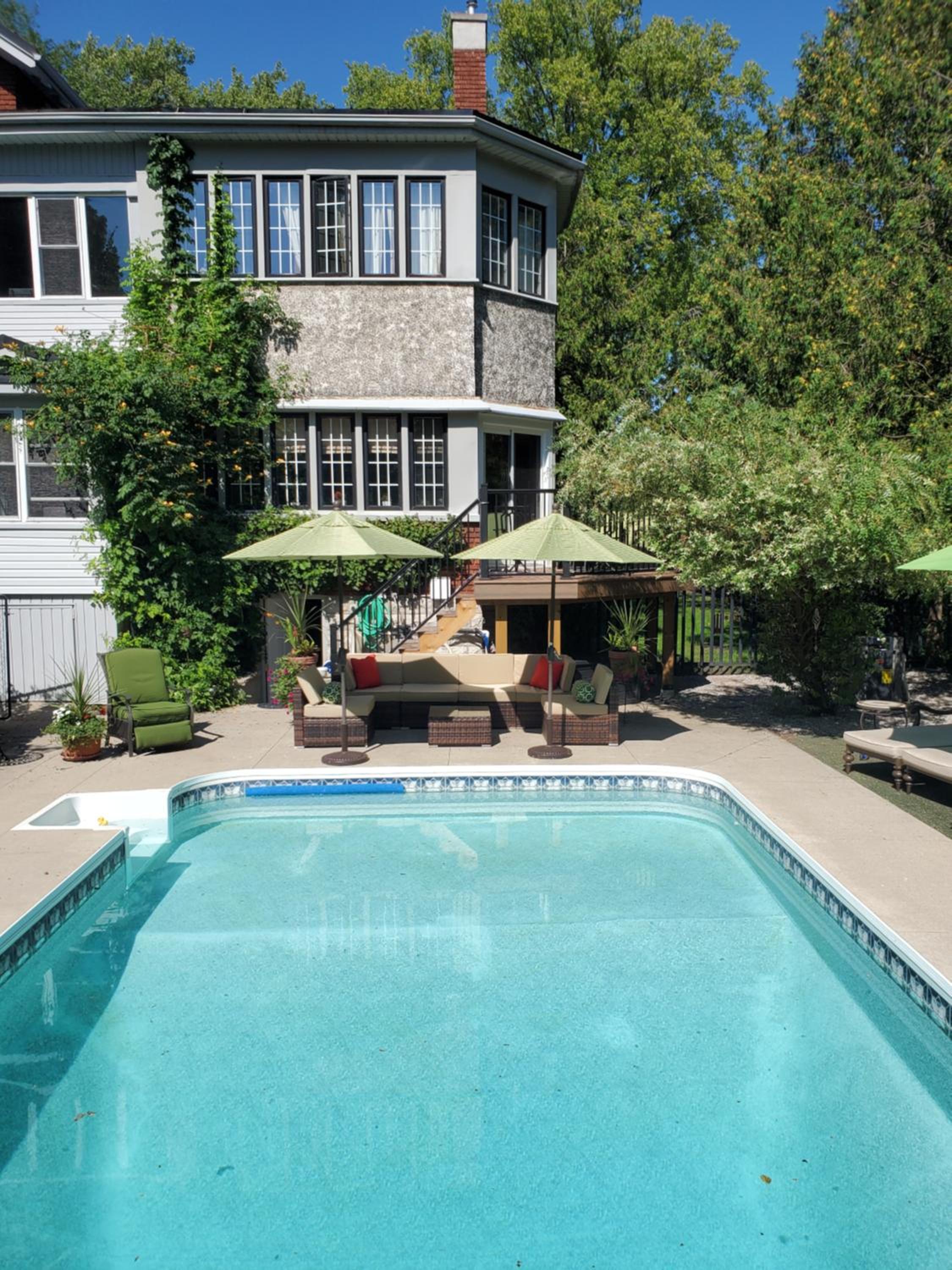 Avonview Manor