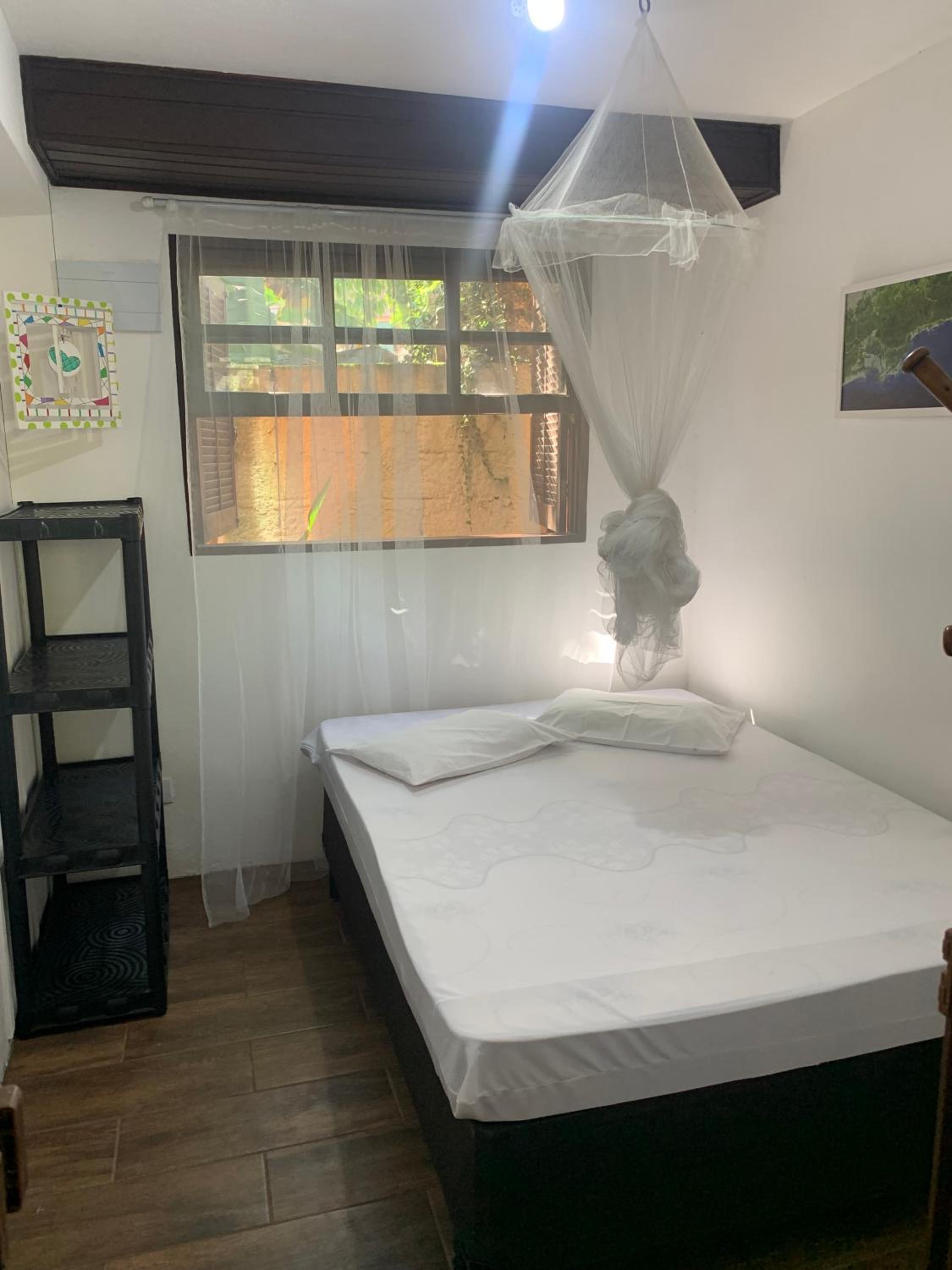 Casa charmosa em Camburi, perto da praia, com garagem-São Sebastião
