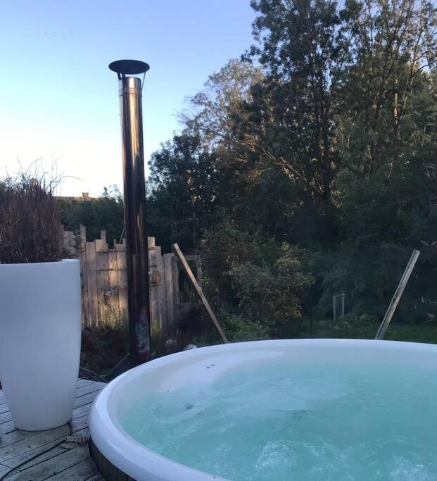 Maison moderne avec sauna et bain nordique