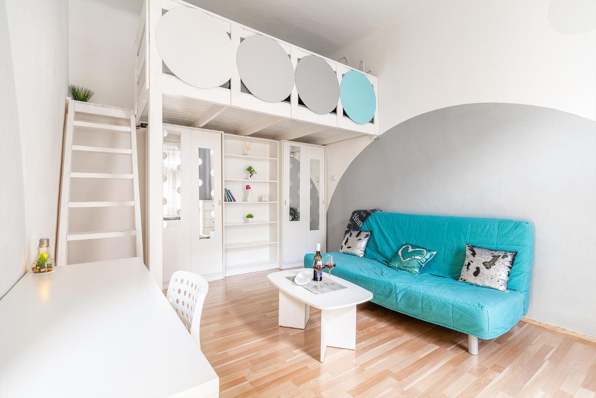Sunny Dots Apartment - FREE PARKING!