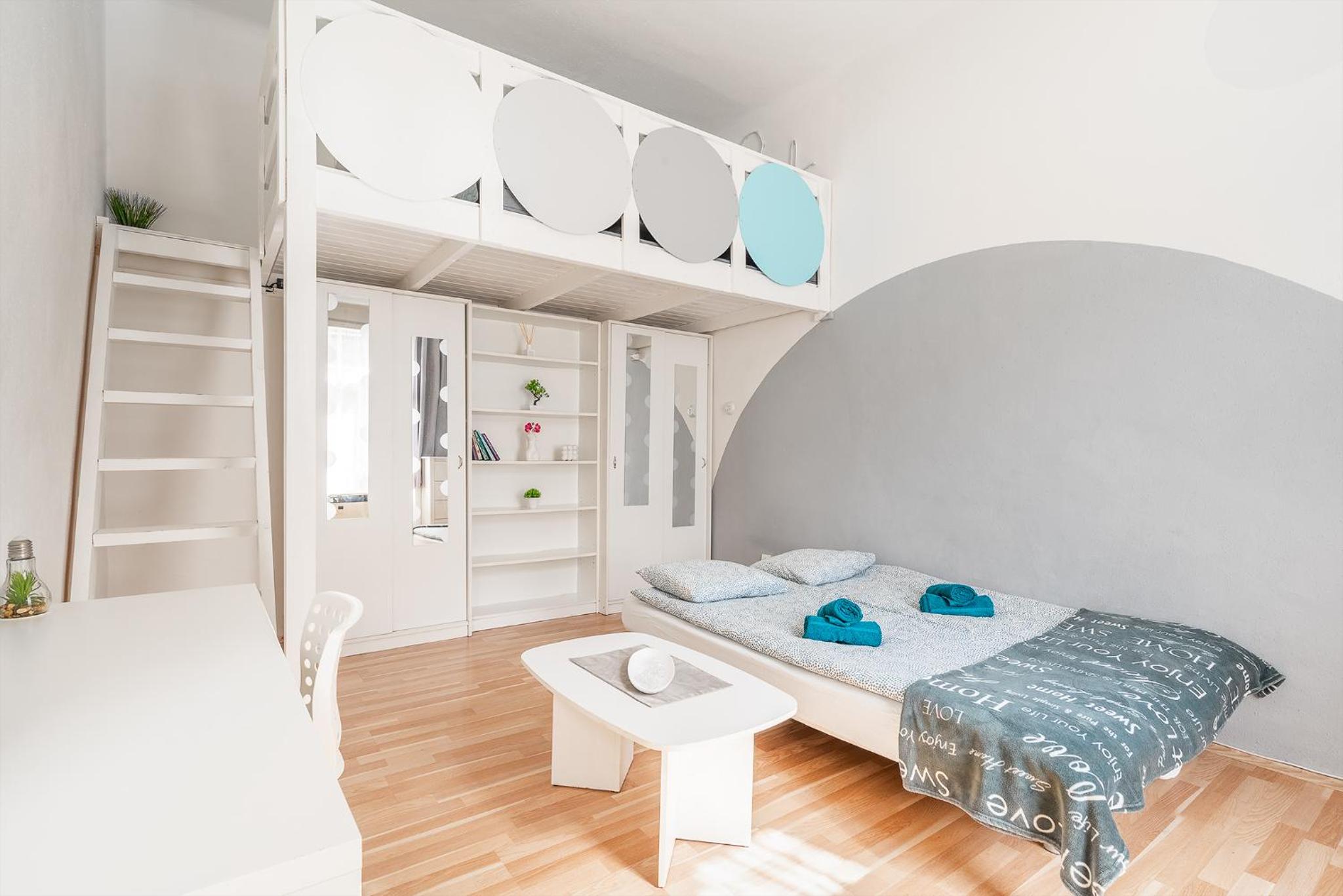 Sunny Dots Apartment - FREE PARKING!
