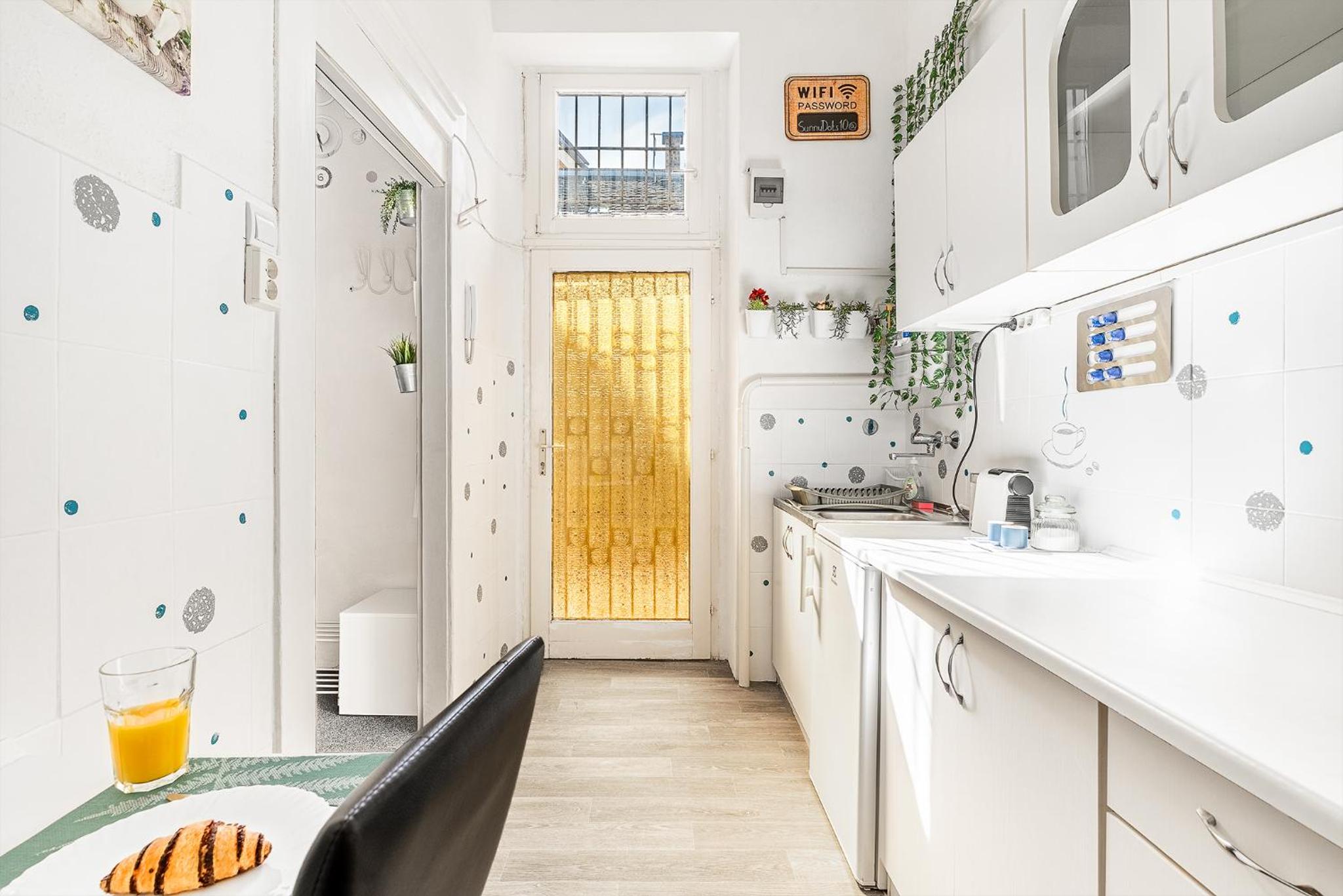Sunny Dots Apartment - FREE PARKING!