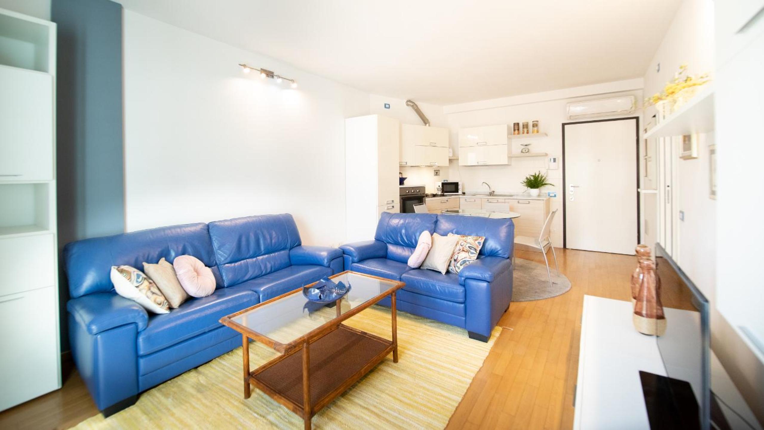 Garden Terrace Luxury Flat in Center Town view 2