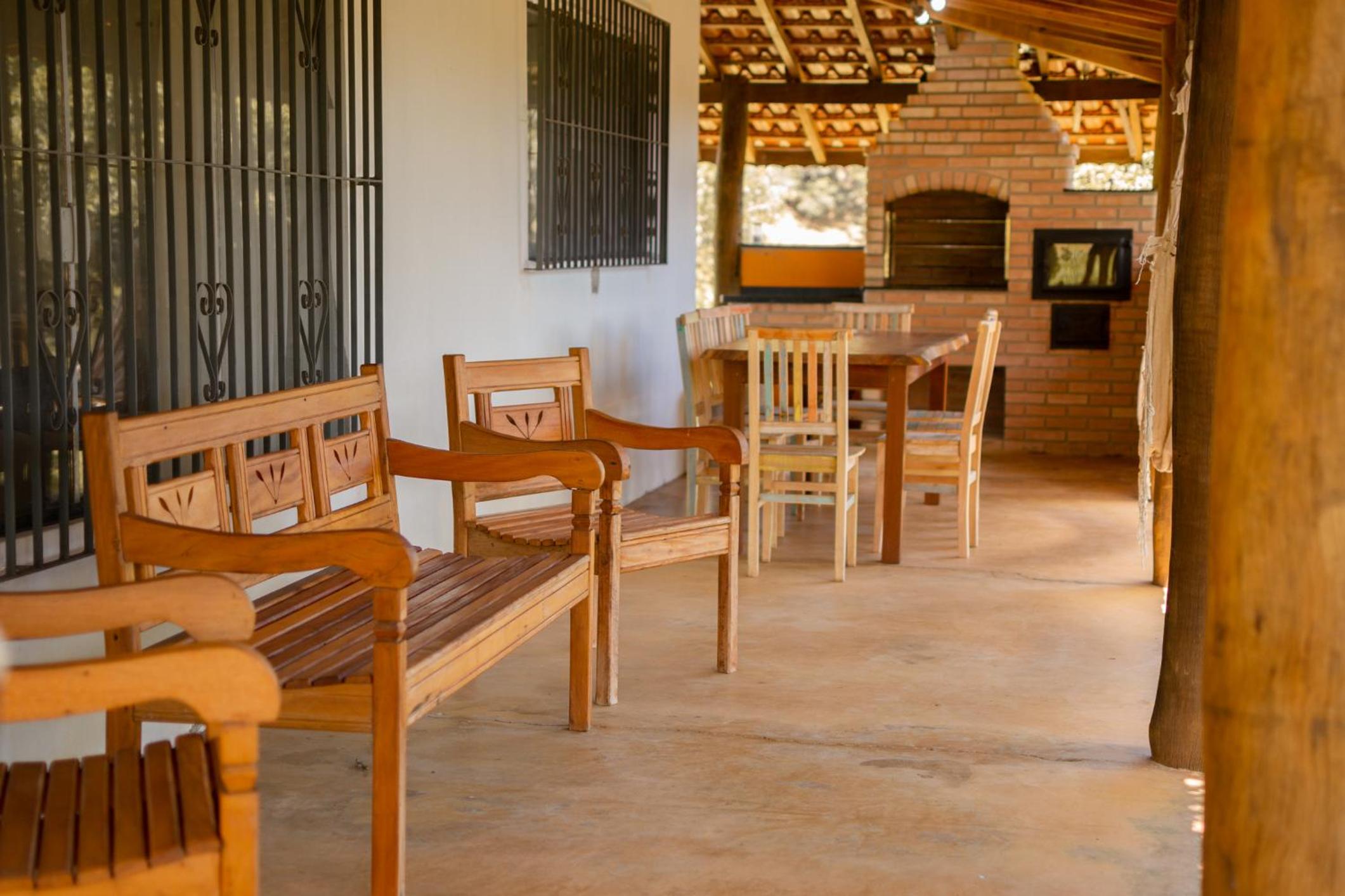 Casa em Bueno Brandão(MG) com Cachoeira Particular