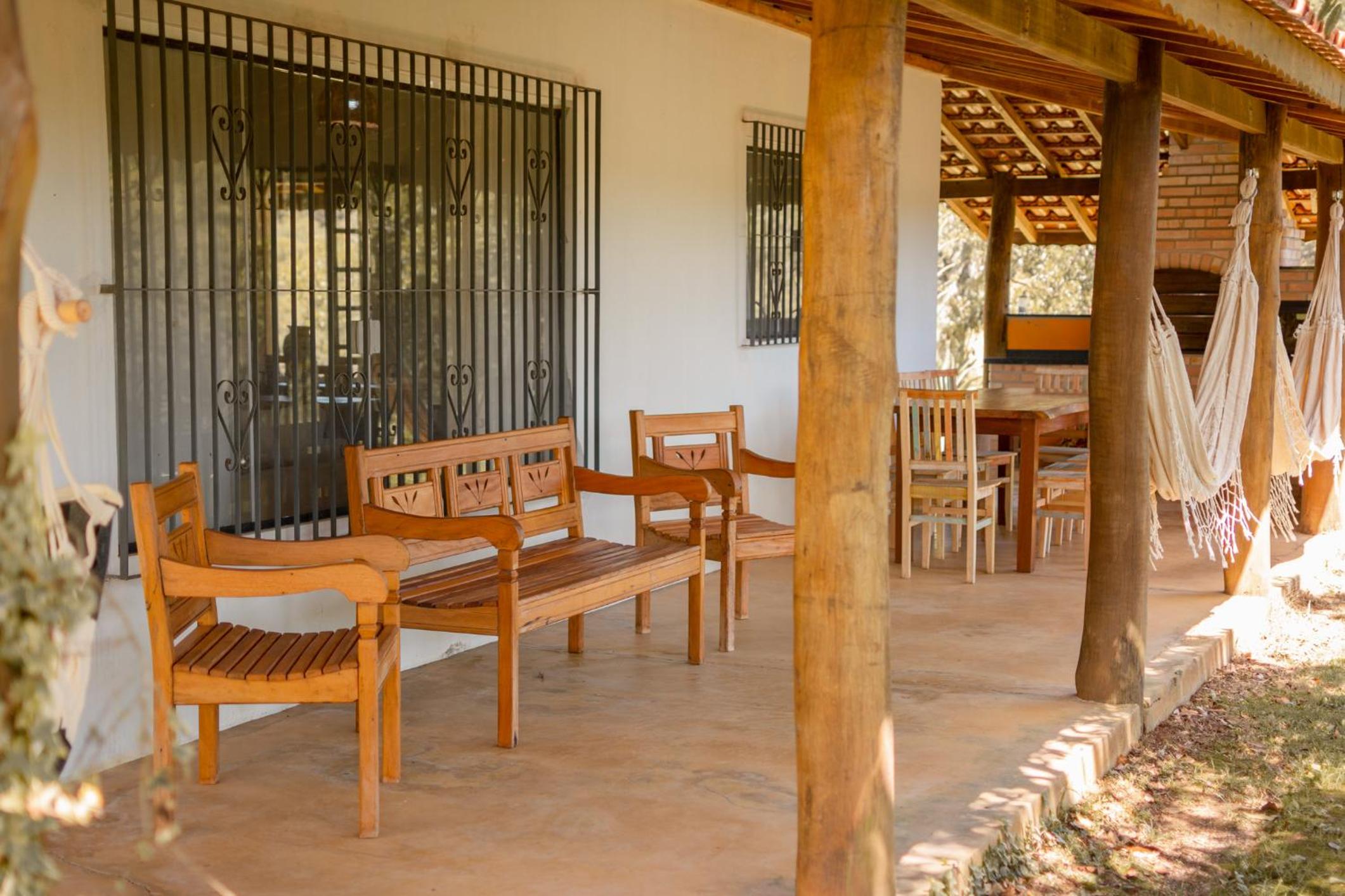 Casa em Bueno Brandão(MG) com Cachoeira Particular