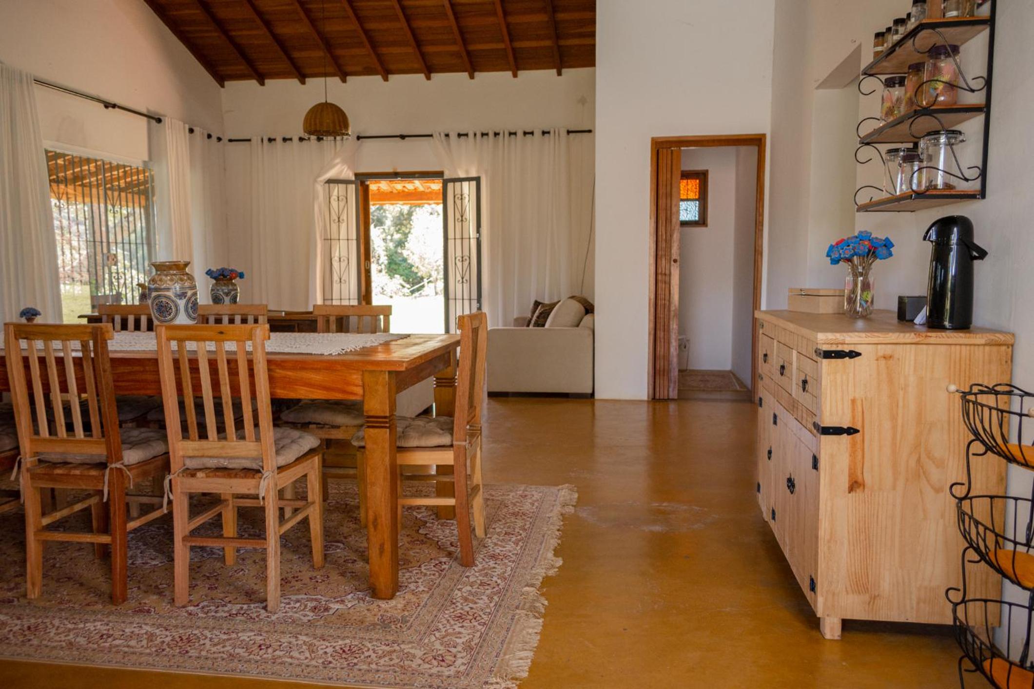 Casa em Bueno Brandão(MG) com Cachoeira Particular
