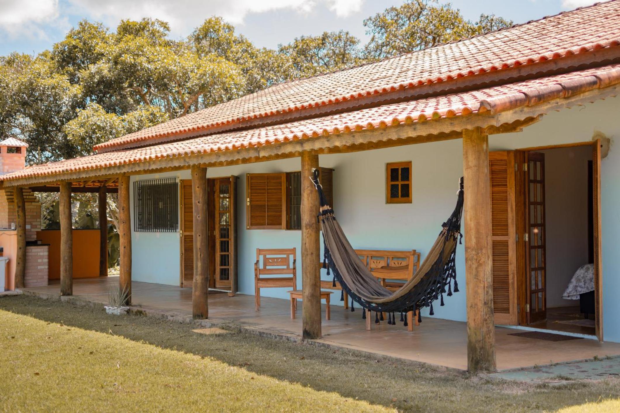 Casa em Bueno Brandão(MG) com Cachoeira Particular