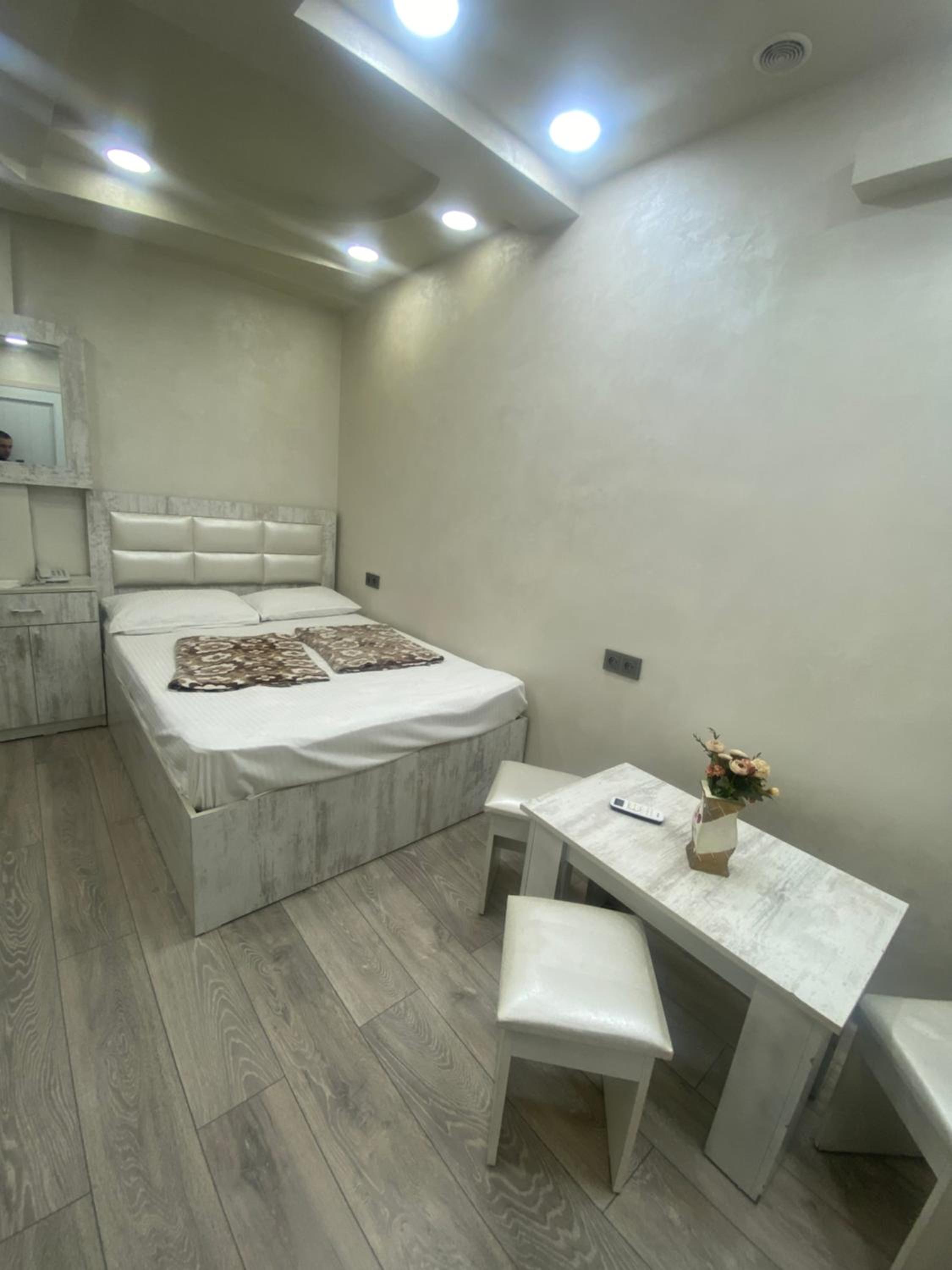 HOTEL N1