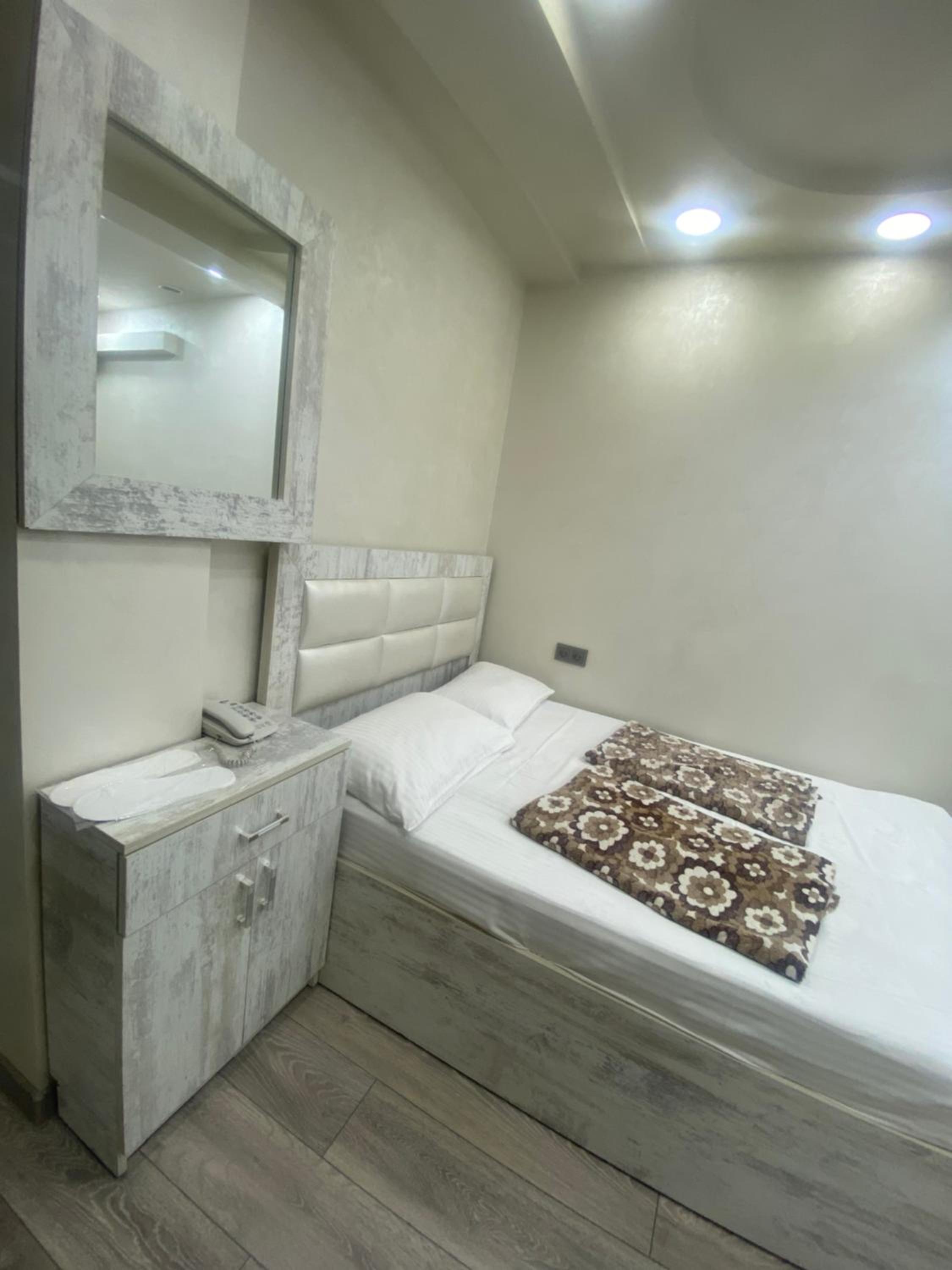 HOTEL N1