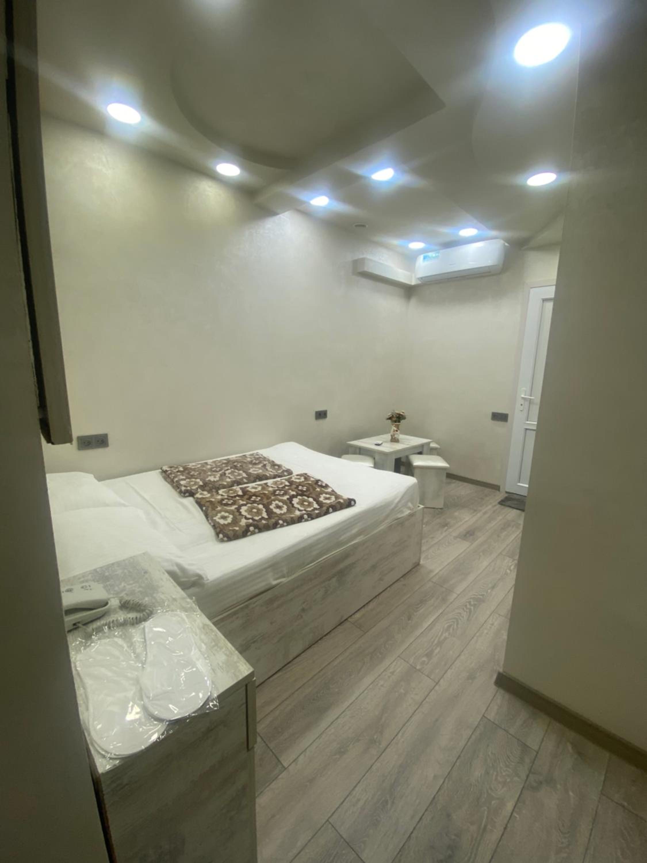 HOTEL N1