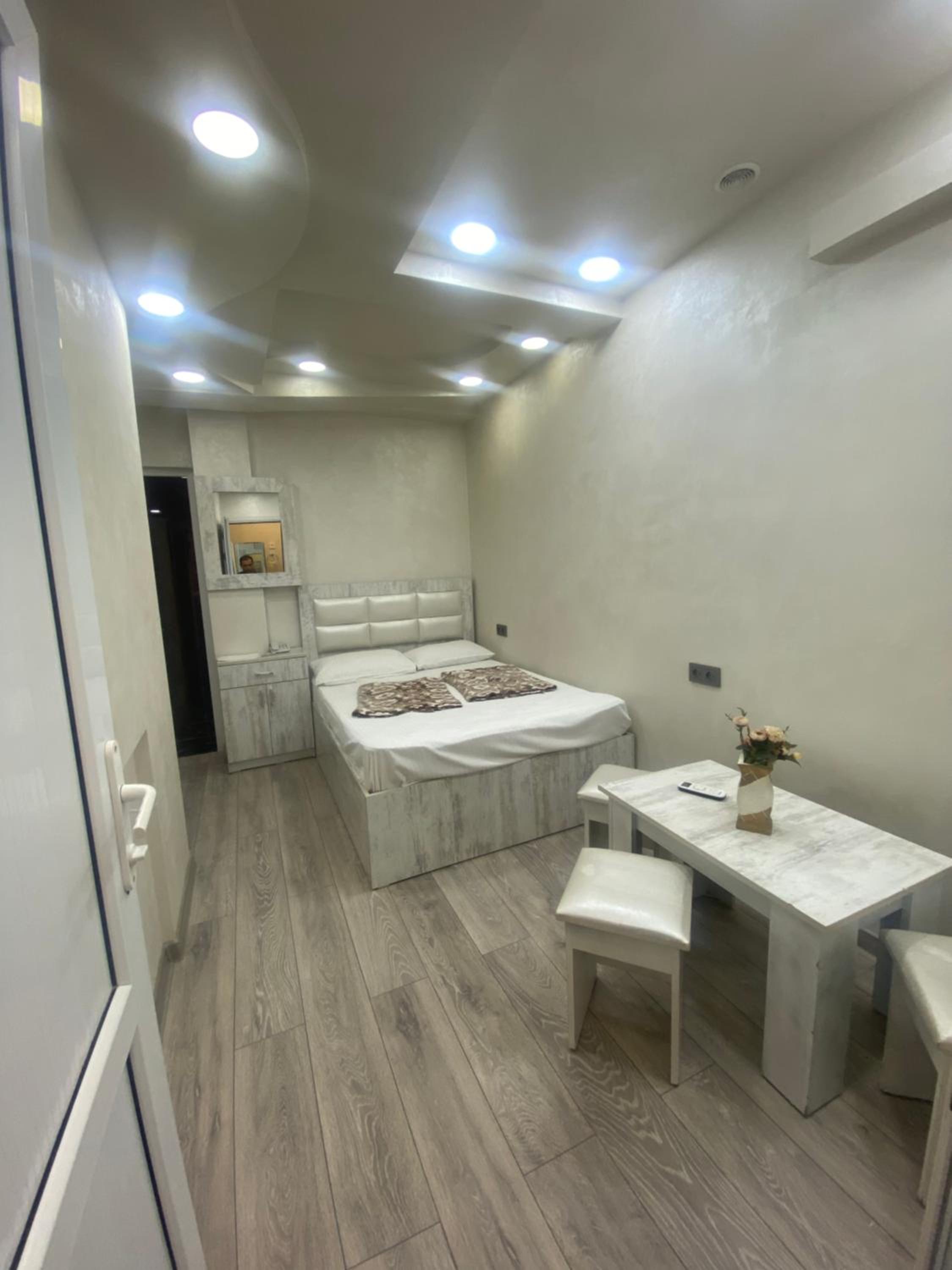 HOTEL N1