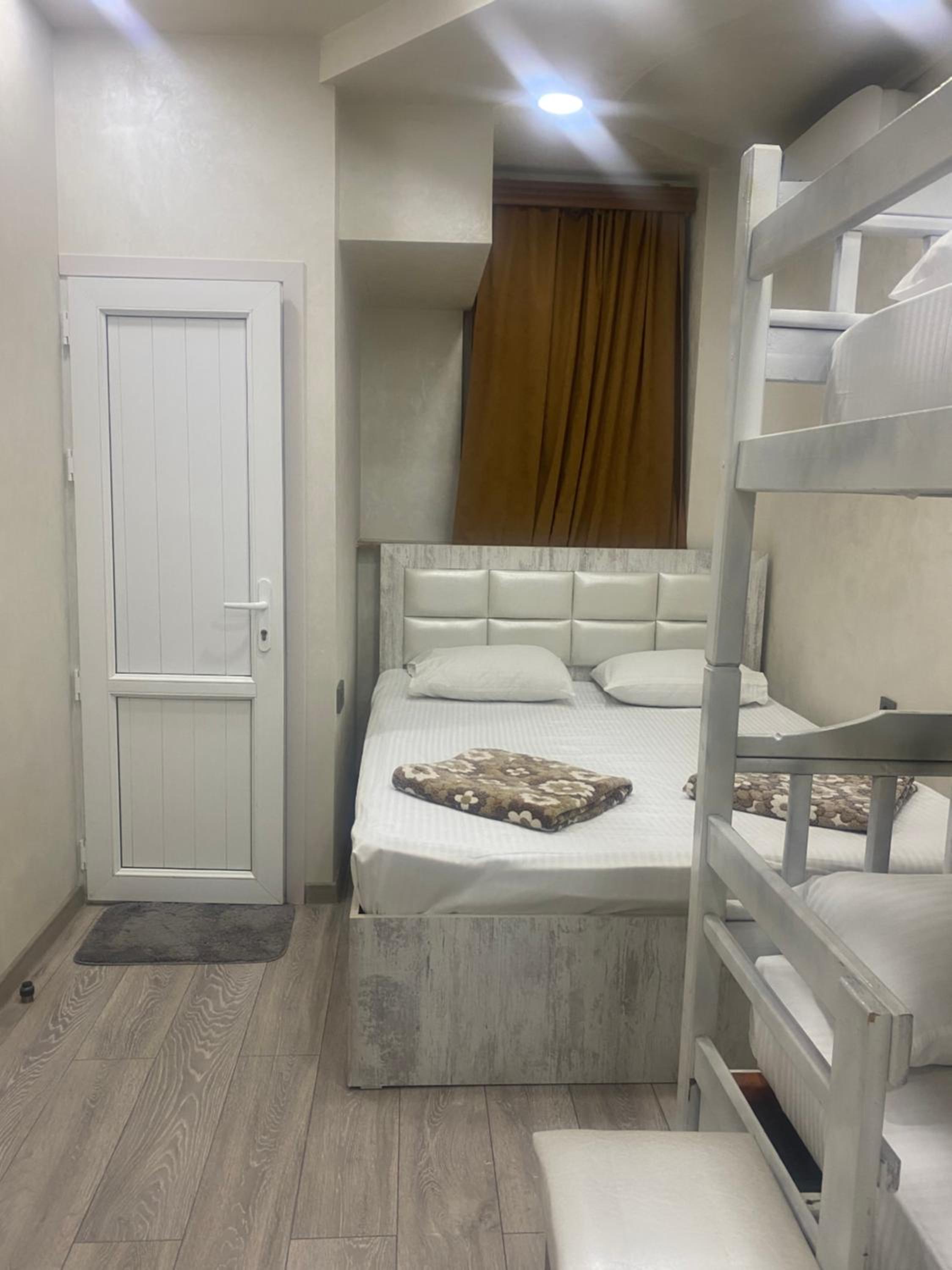 HOTEL N1