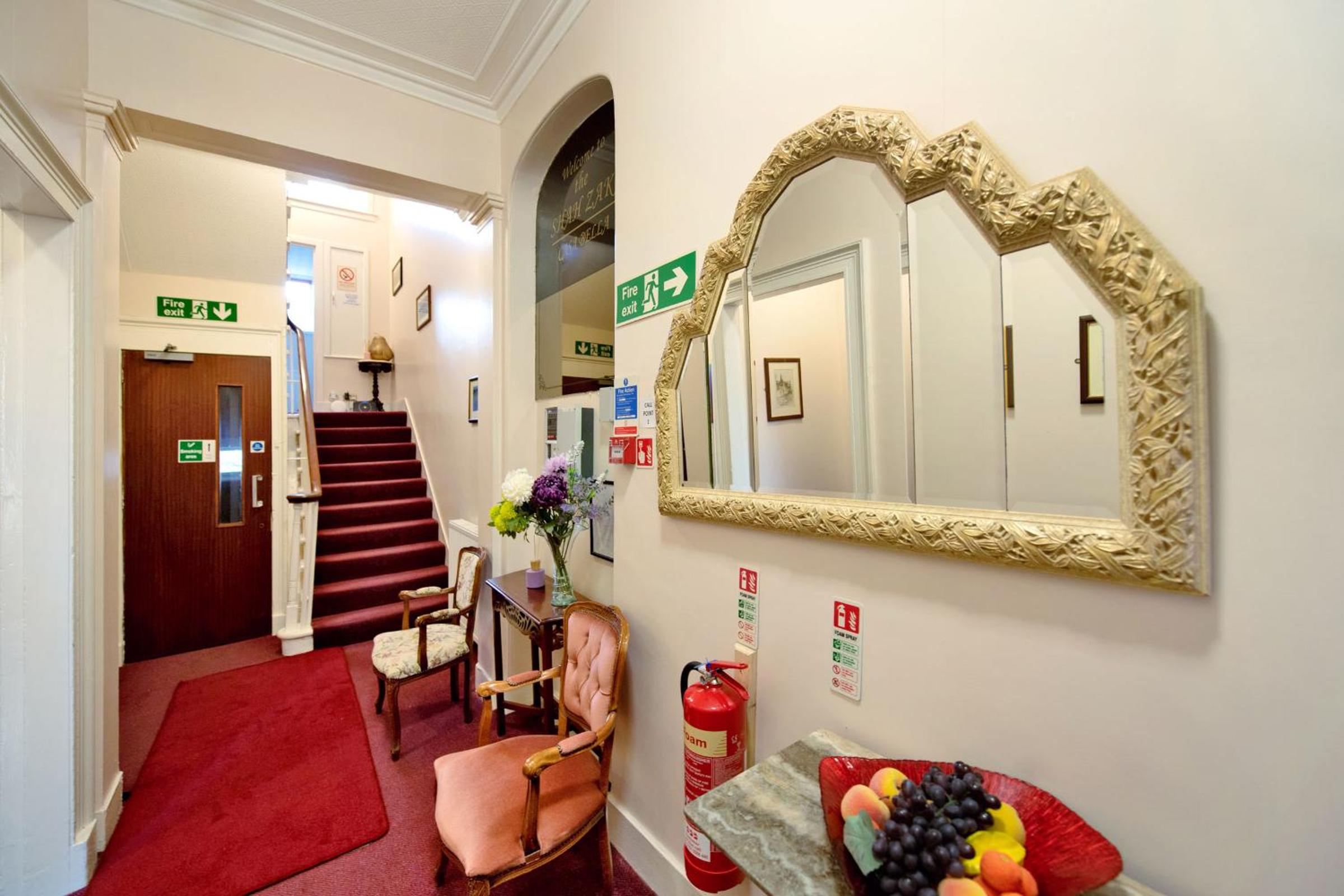 Luxurious Aberdeen Retreat Sleeps 21 & parking view 2