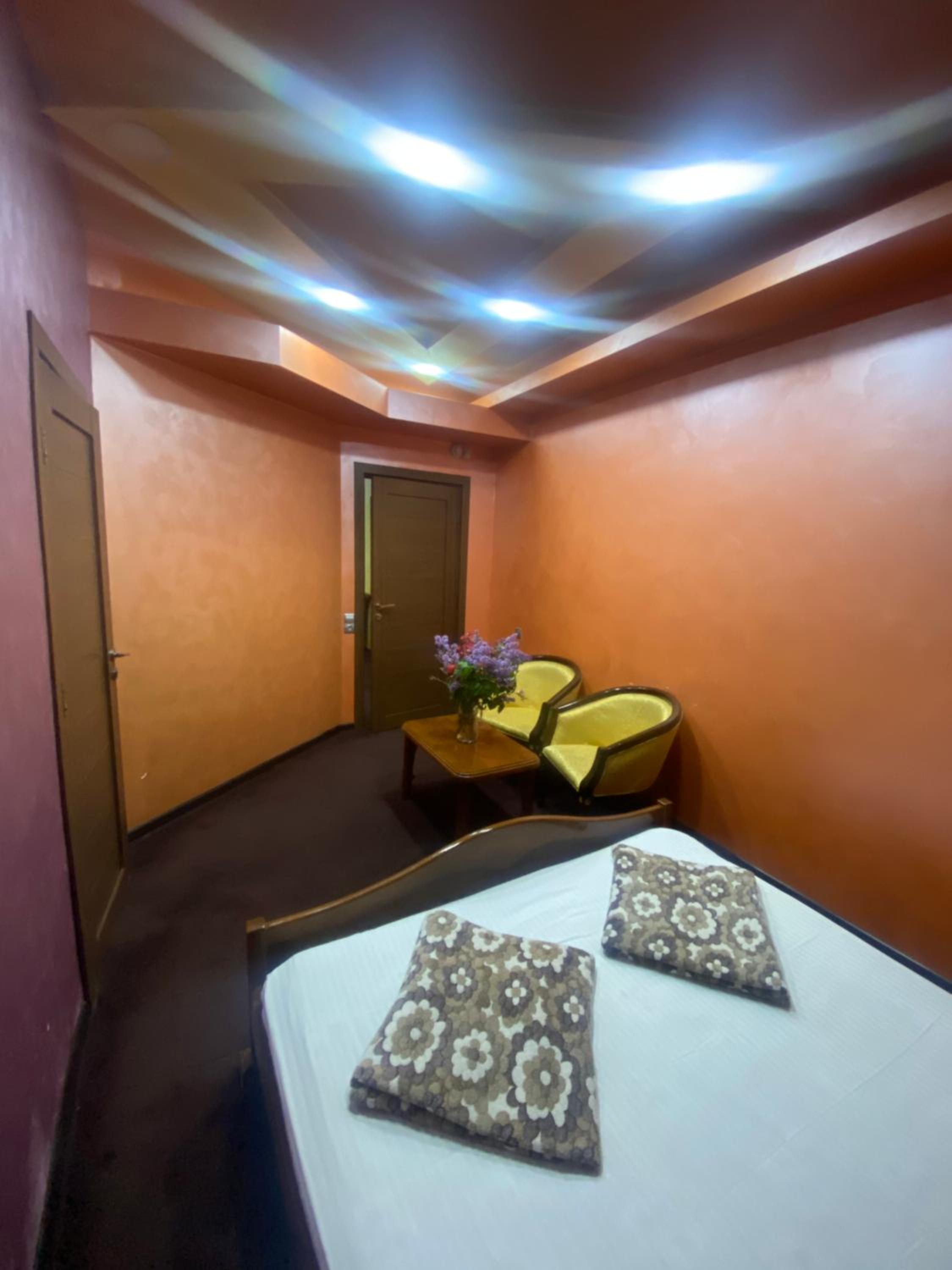 HOTEL N1