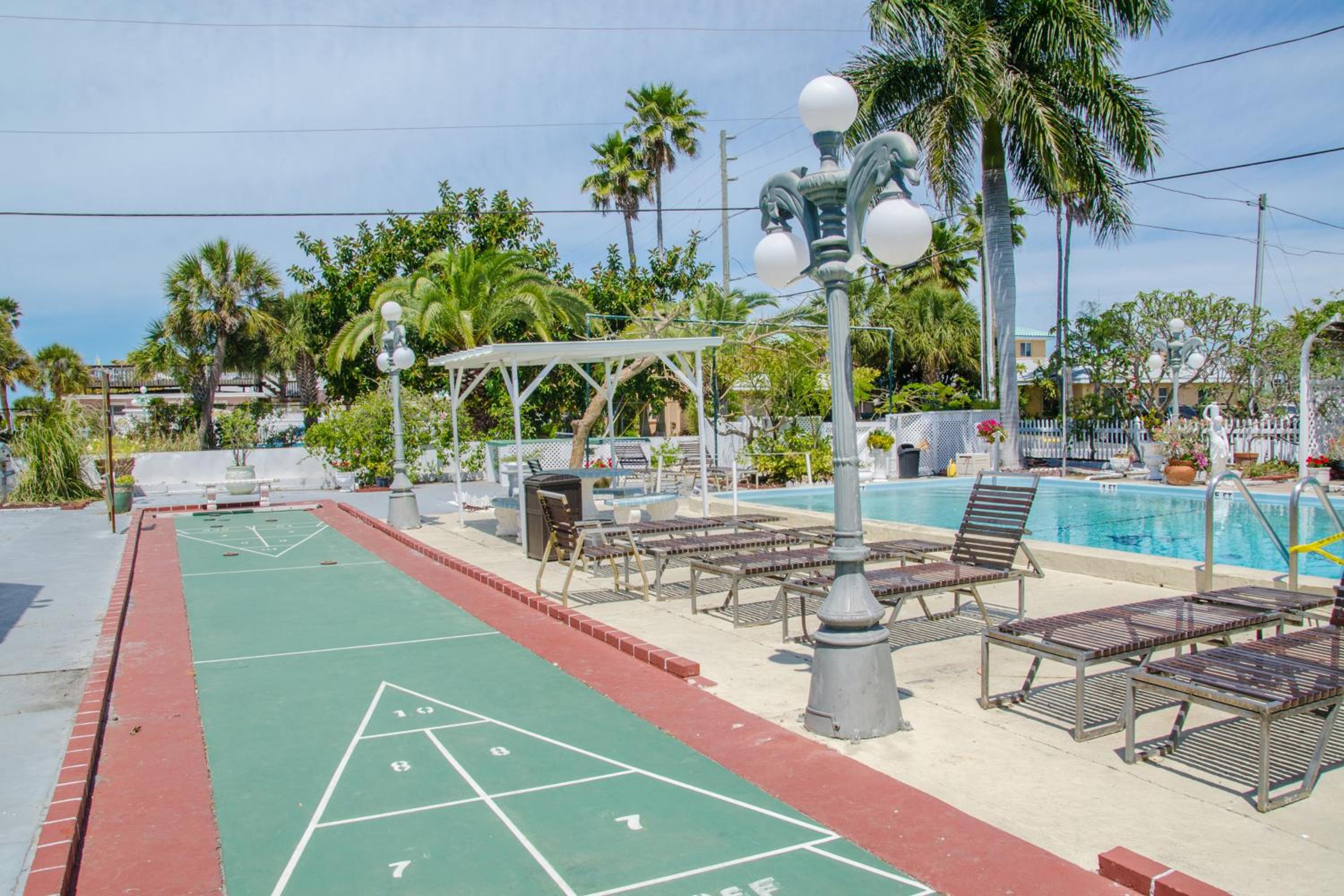 Twins Inn & Apartments