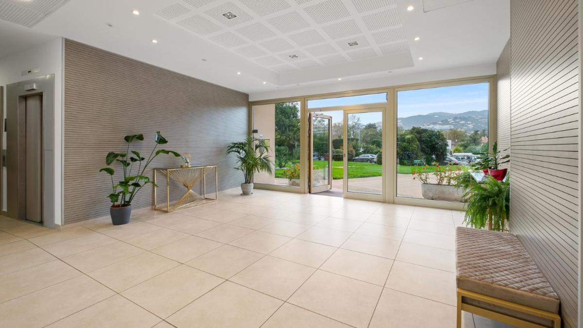 Appart Hotel Mandelieu photo 3