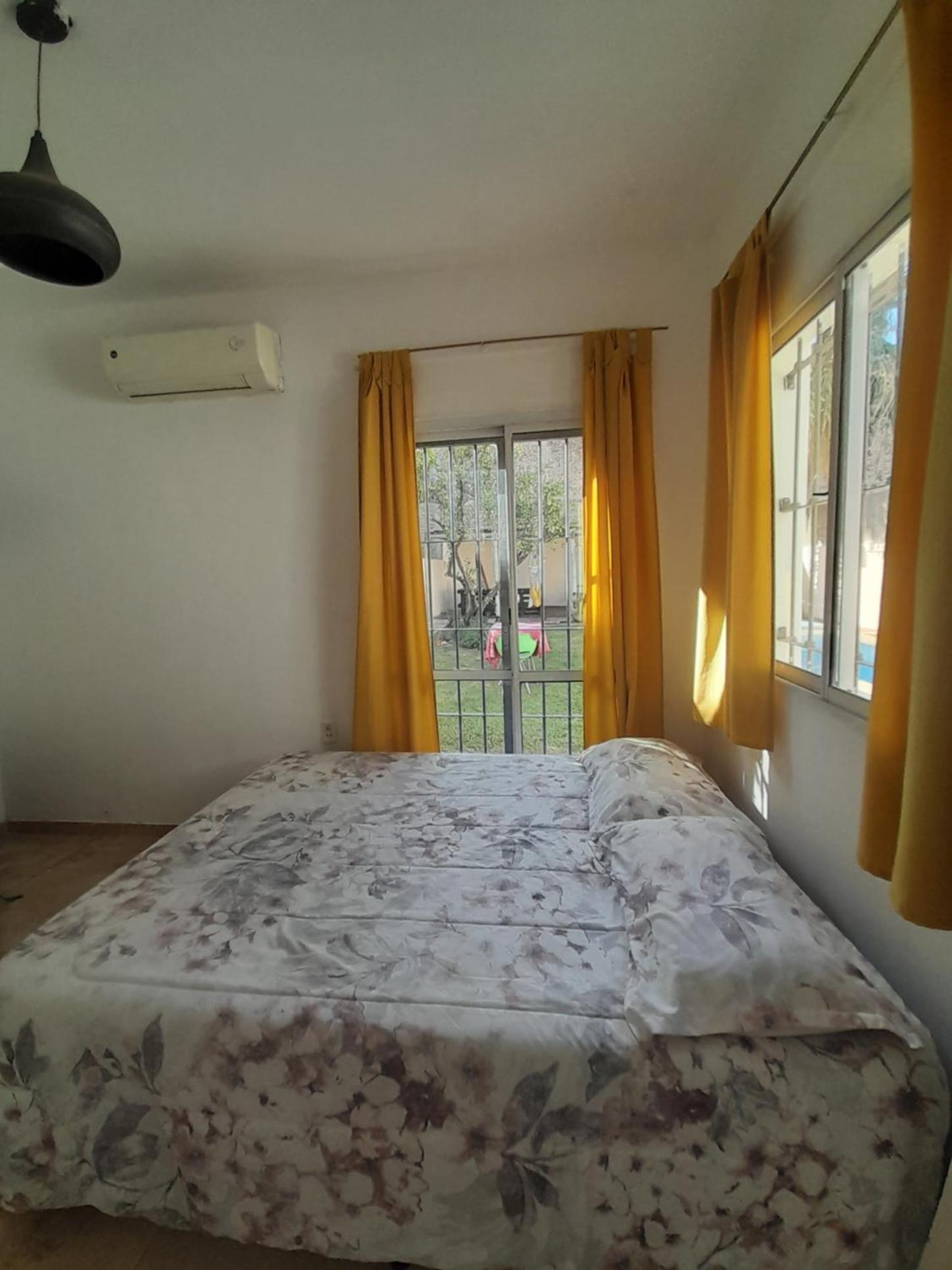 Casa con piscina y parrillero
