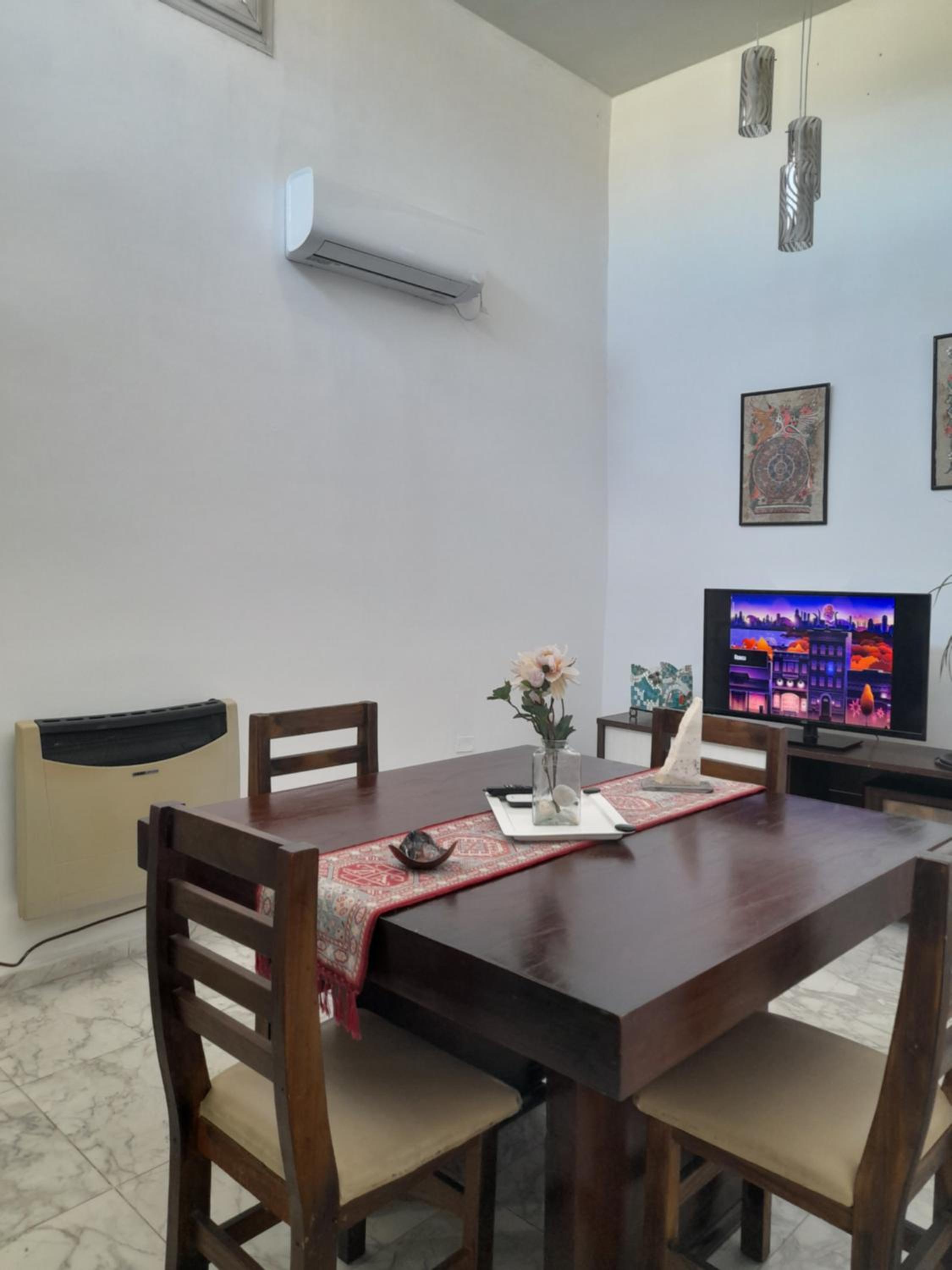 Casa con piscina y parrillero
