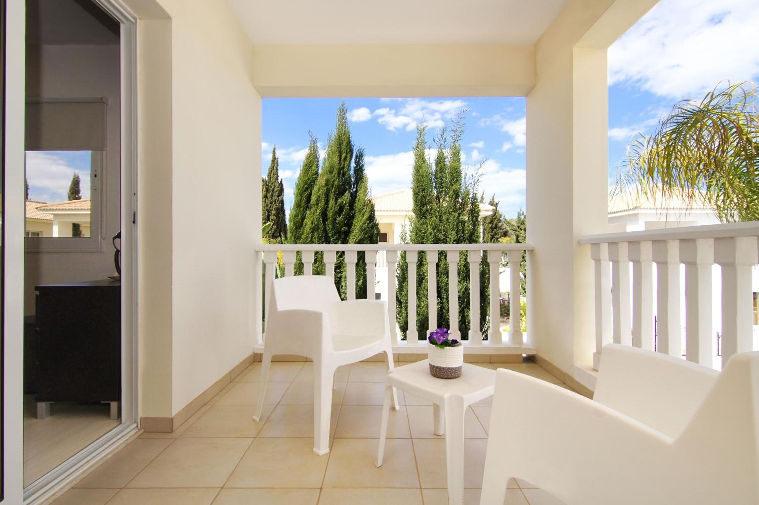 Nissi Sapphire Villa
