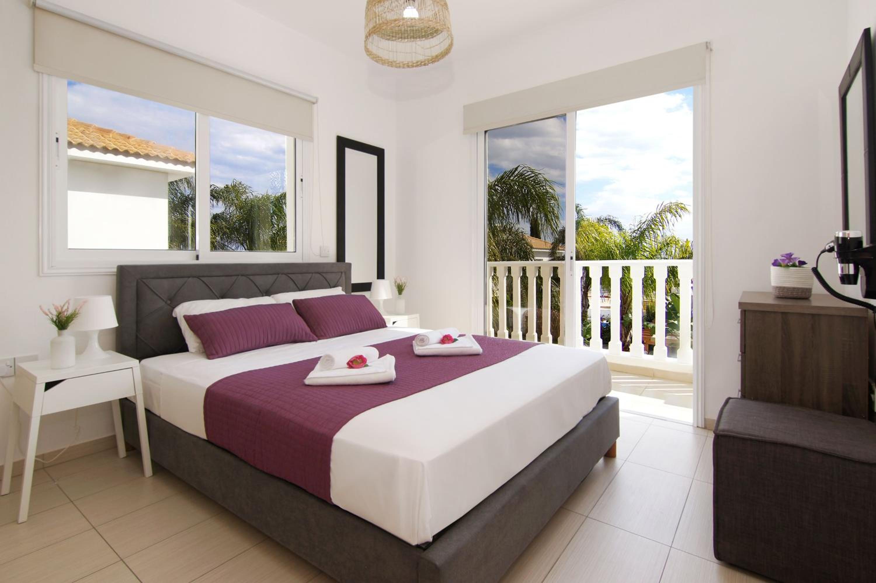 Nissi Sapphire Villa
