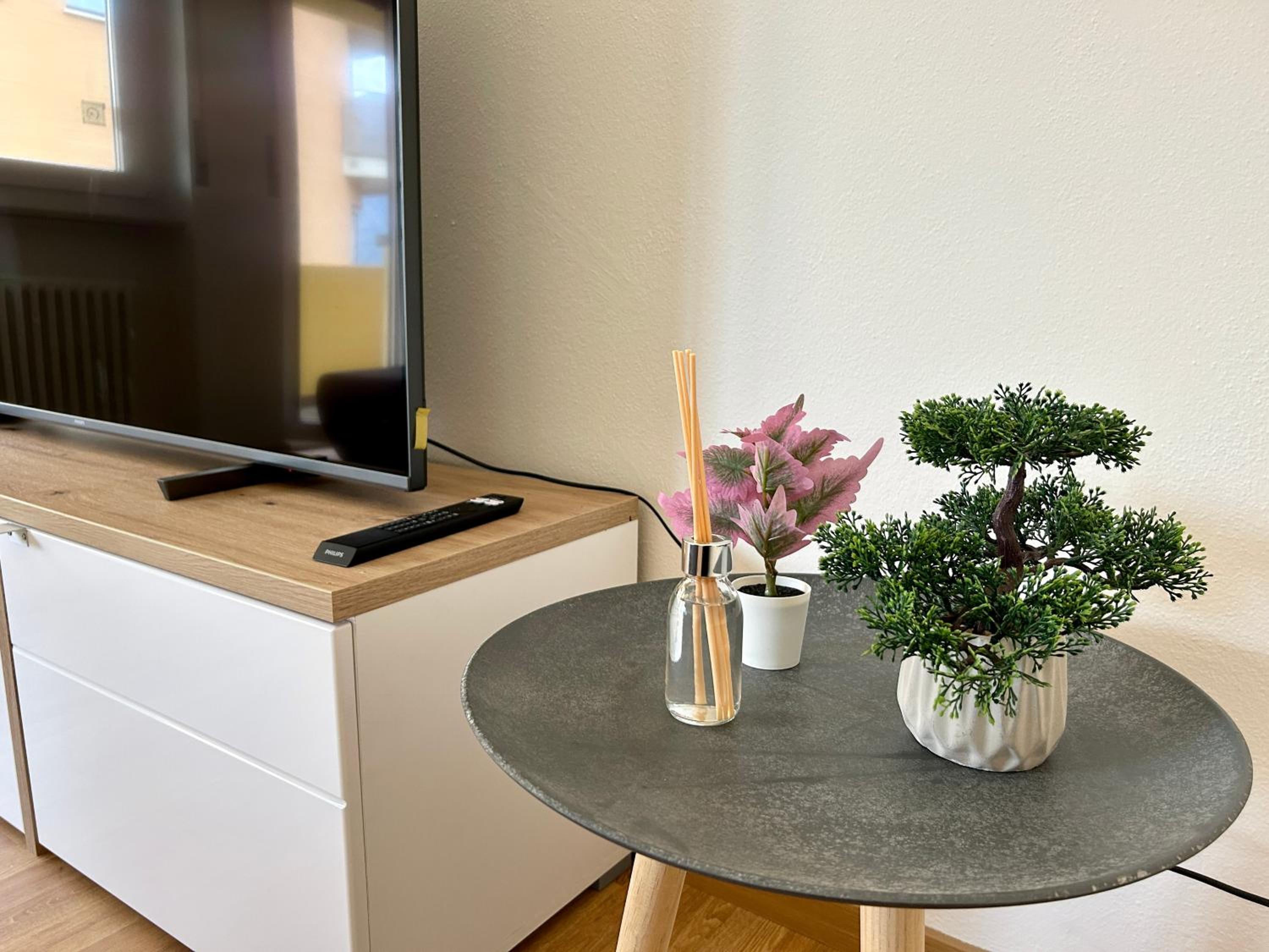 Central & Renovated Apartment - Near Train Station & City Center