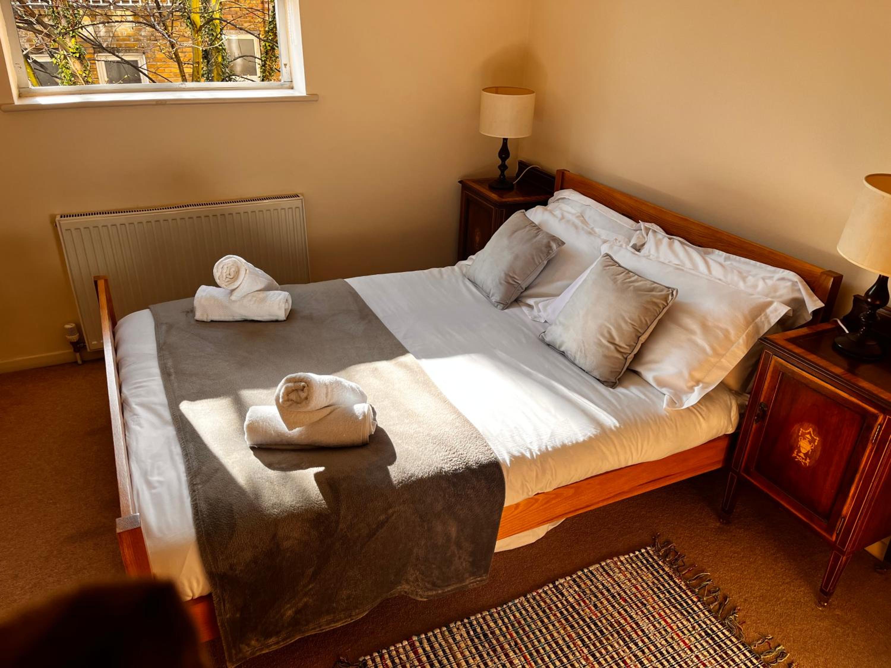 Hyde Park Great for Families 2beds & 2baths flat Fantastic location!