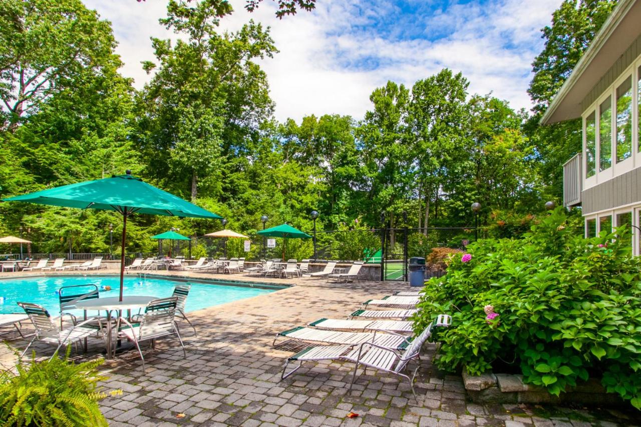 The Sundrop Hot Tub Game Room Community Pools
