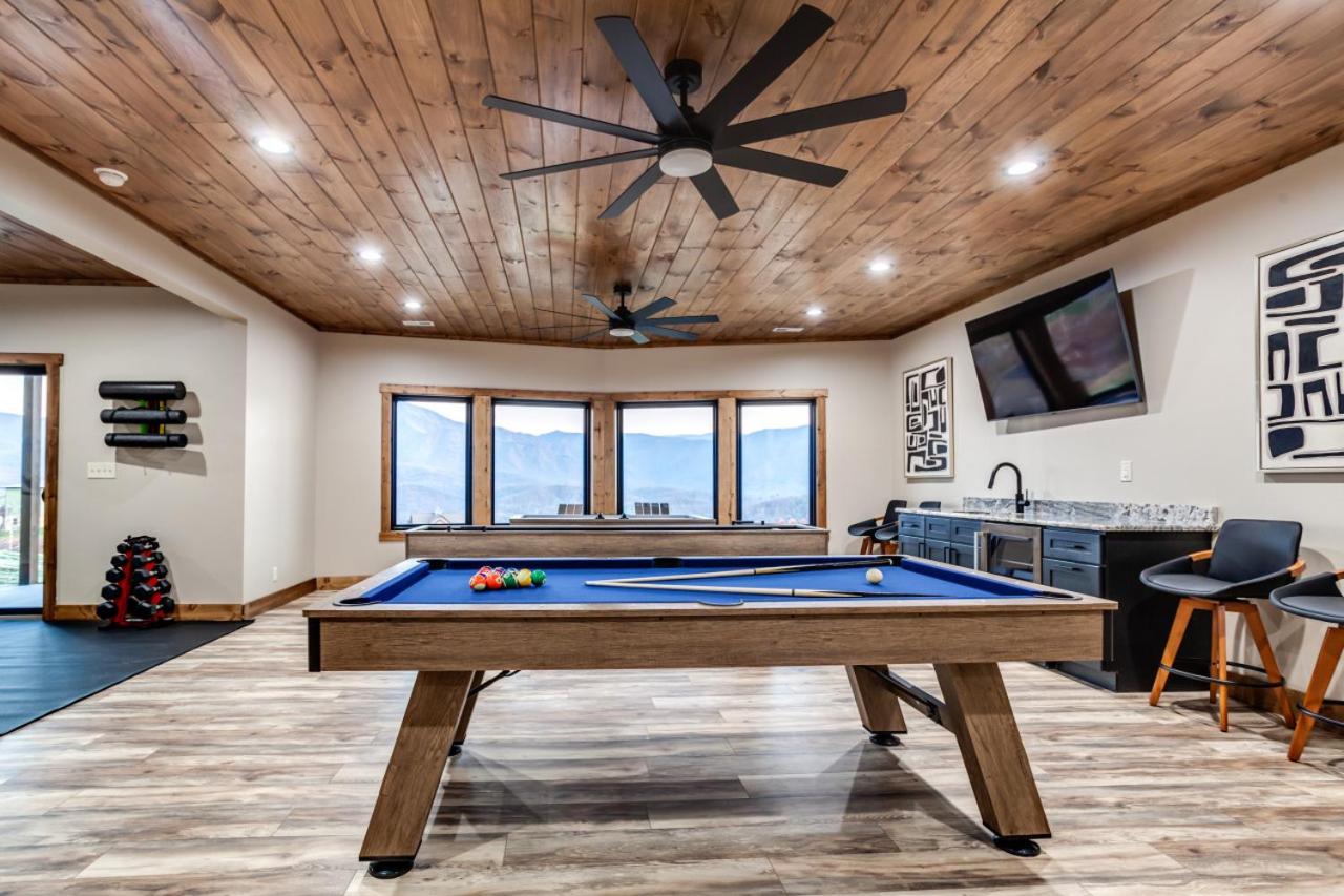 Piney Estate Hot Tub Game Theater Room