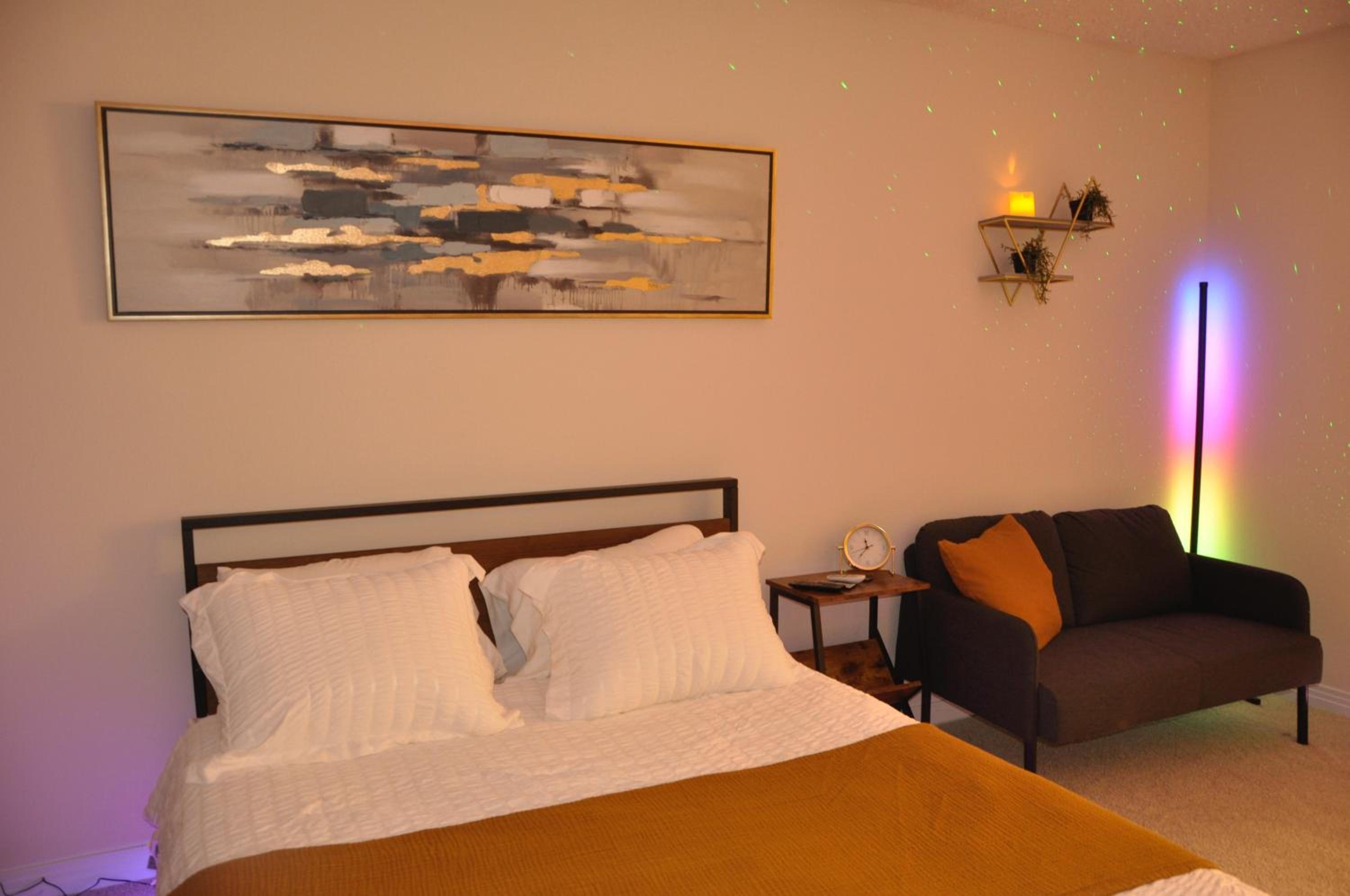 Private Room & Bathroom in Shared Oceanfront Home, Marina del Rey