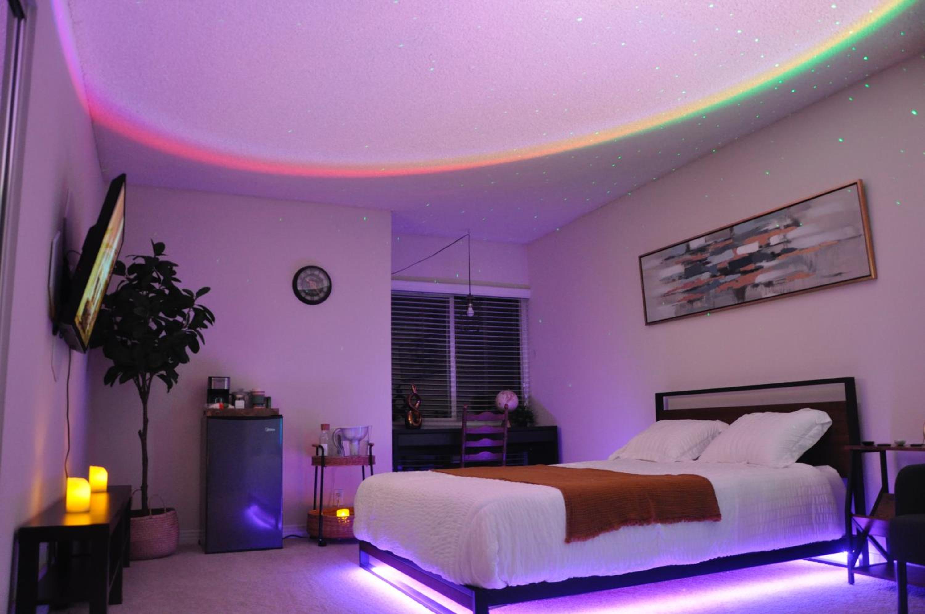 Private Room & Bathroom in Shared Oceanfront Home, Marina del Rey